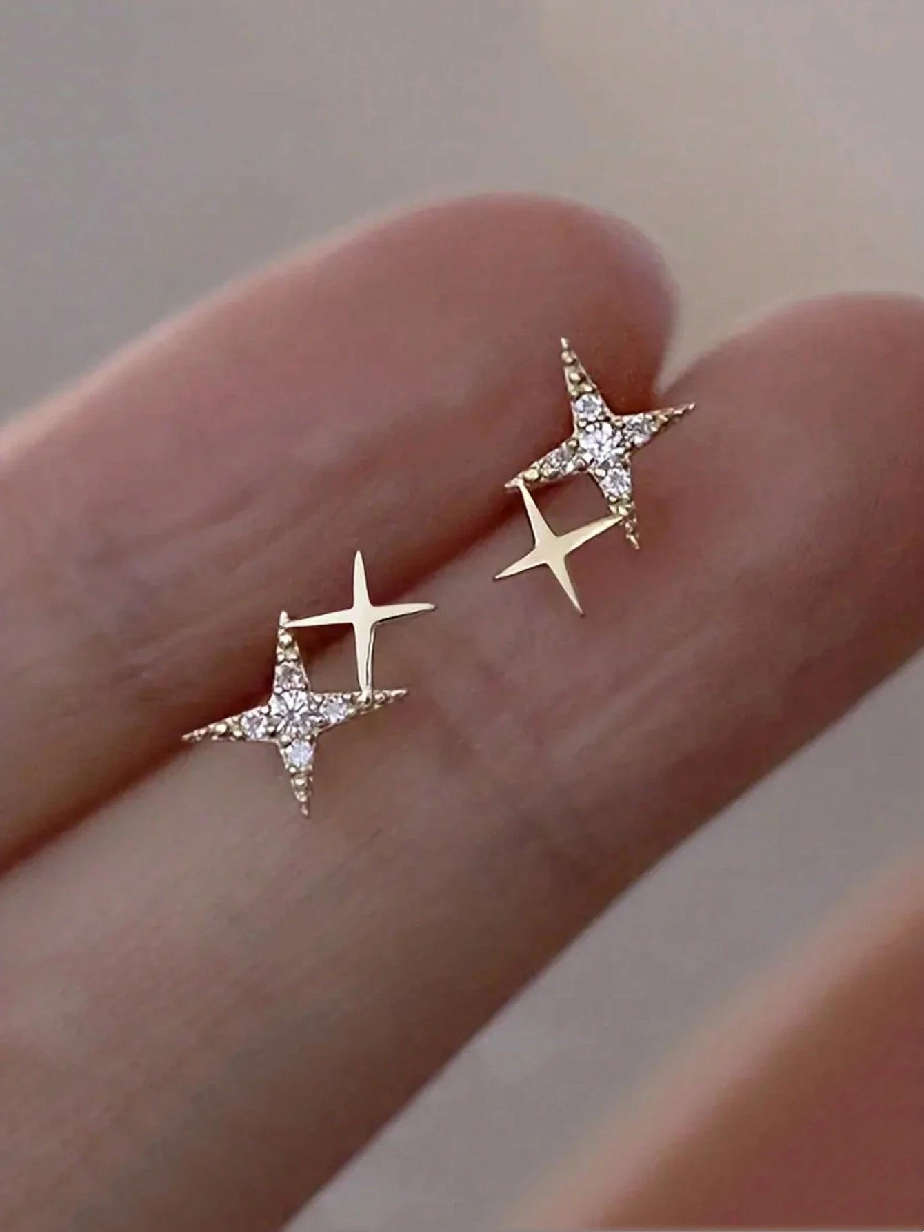 SHEIN 1pair Double Star Shaped Earrings Inlaid With Cubic Zirconia 18k Gold Plated For Women, Perfect Choice For Proposal, Engagement Party Gift