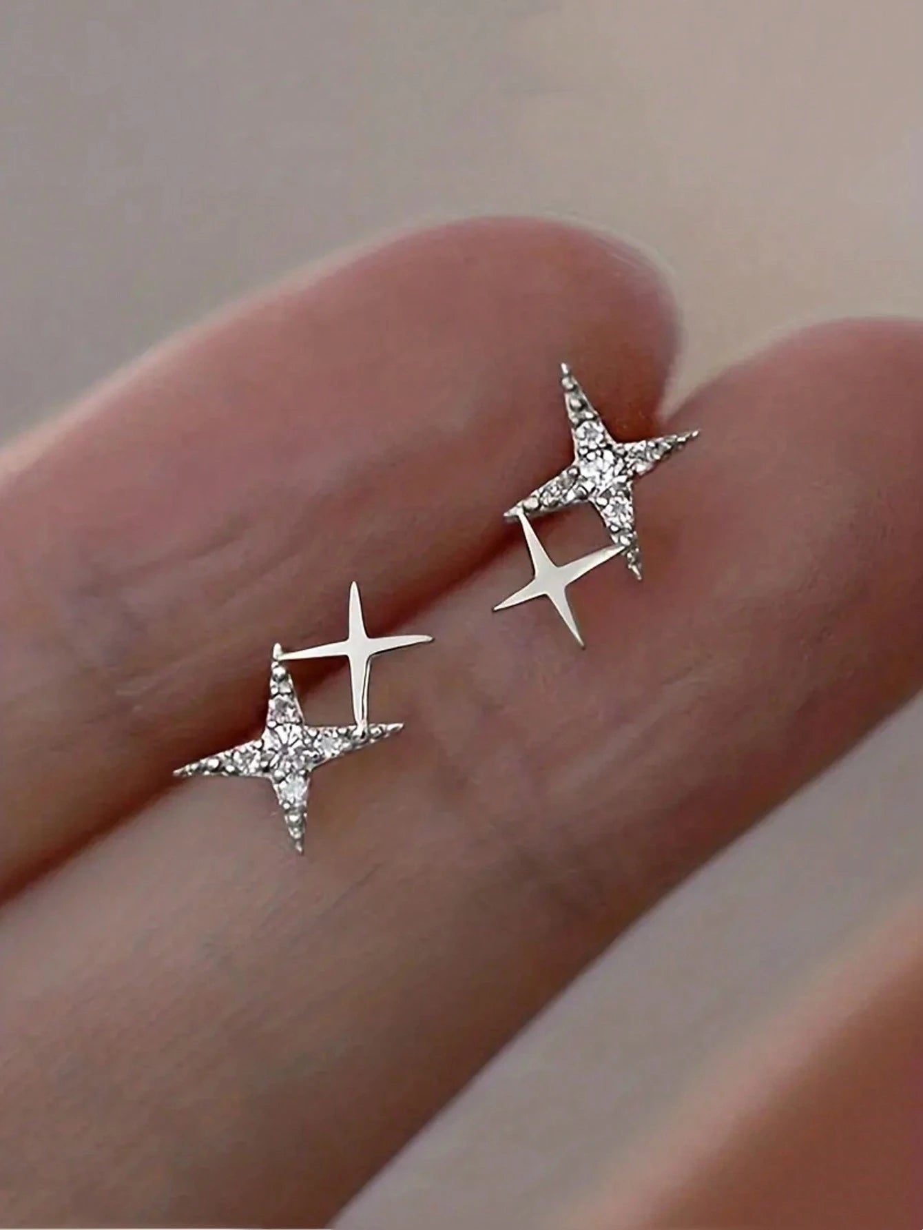 SHEIN 1pair Double Star Shaped Earrings Inlaid With Cubic Zirconia 18k Gold Plated For Women, Perfect Choice For Proposal, Engagement Party Gift