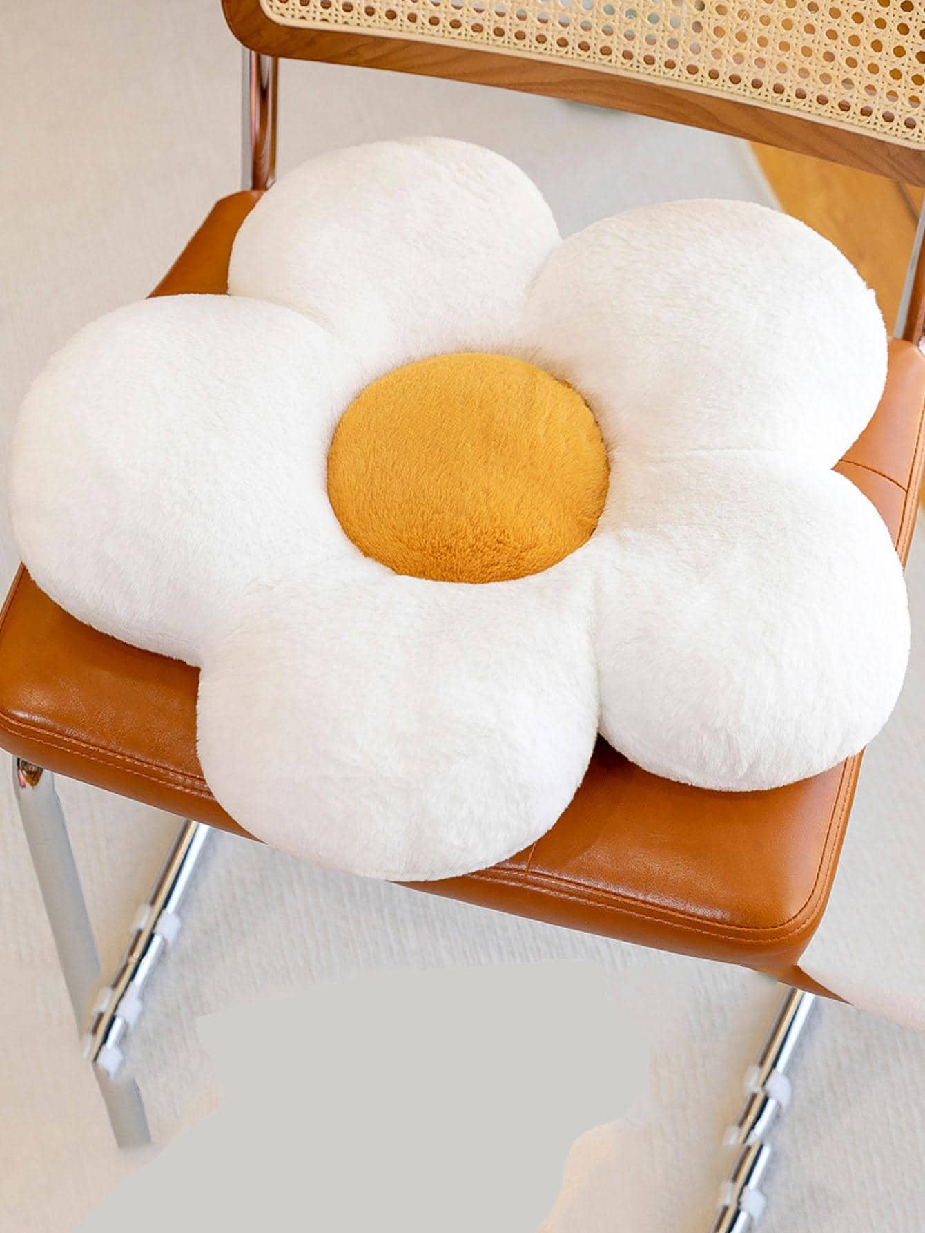  | SHEIN 1pc Flower Pillow, Flower Shaped Throw Pillow Butt Cushion Flower Floor Pillow, Seating Cushion, Cute Room Decor & Plush Pillow for Bedroom Sofa Chair(White/Yellow, 35cm*35cm/50cm*50cm) | Pillow Cover | Shein | OneHub