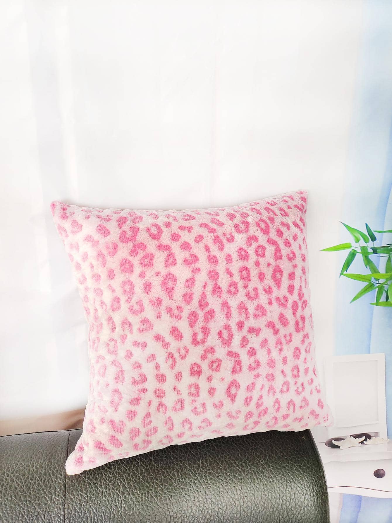  | SHEIN 1pc Pink Leopard Pattern Cushion Cover Without Filler, Soft Stretchy Throw Pillow Cover For Household | Pillow Cover | Shein | OneHub