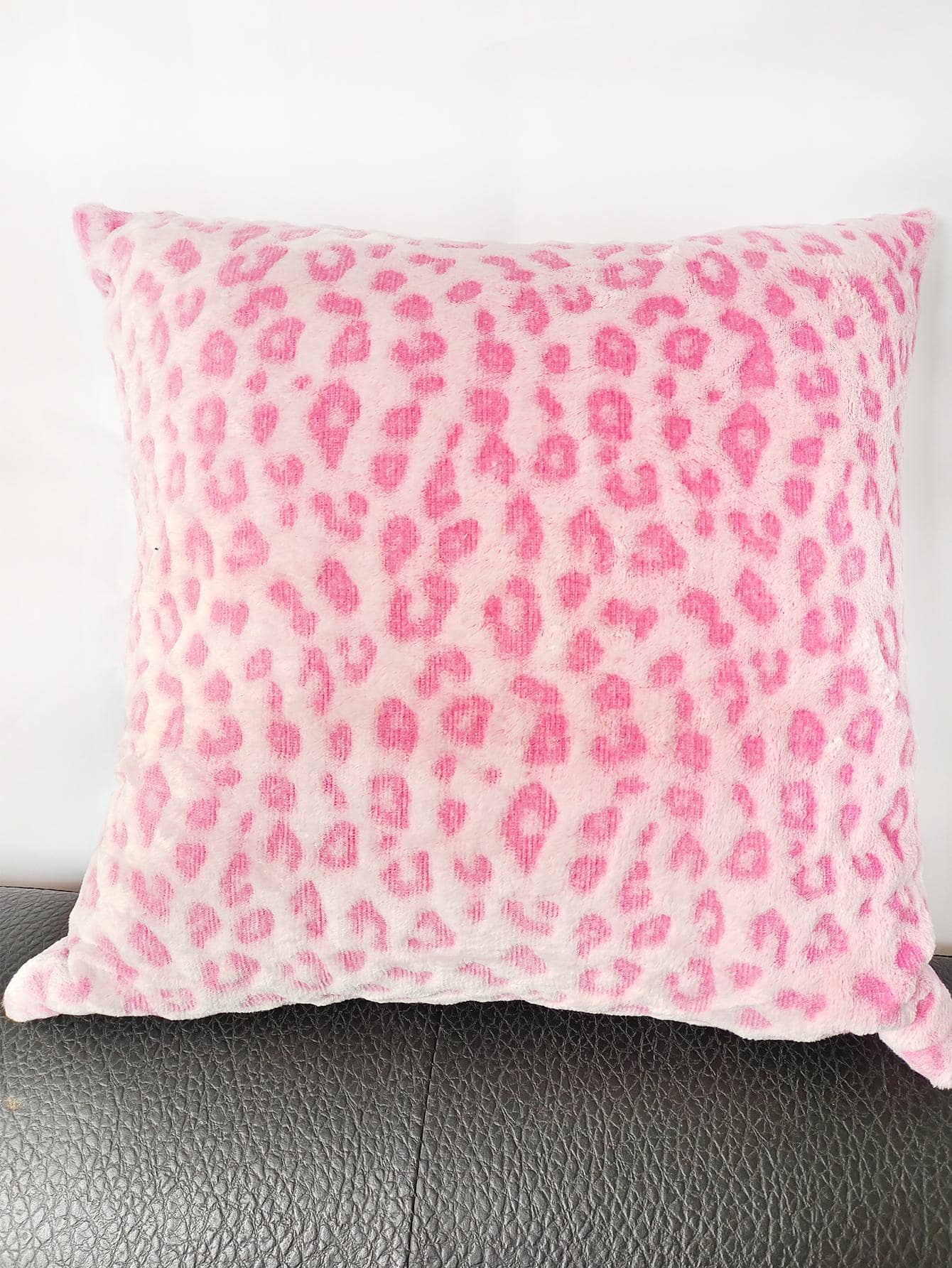  | SHEIN 1pc Pink Leopard Pattern Cushion Cover Without Filler, Soft Stretchy Throw Pillow Cover For Household | Pillow Cover | Shein | OneHub