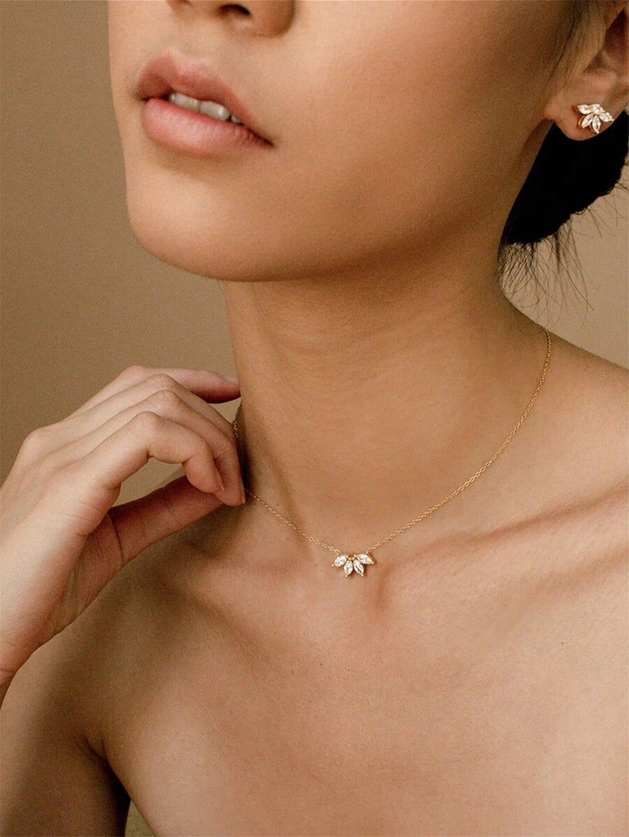  | SHEIN 1pc Women's Copper Zirconia Circle Link & Bow Pendant Necklace, Everyday & Gift | Necklace | Shein | OneHub