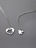 SHEIN 2pcs Puzzle Pendant Necklace