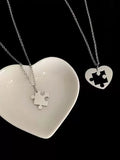 SHEIN 2pcs Puzzle Pendant Necklace