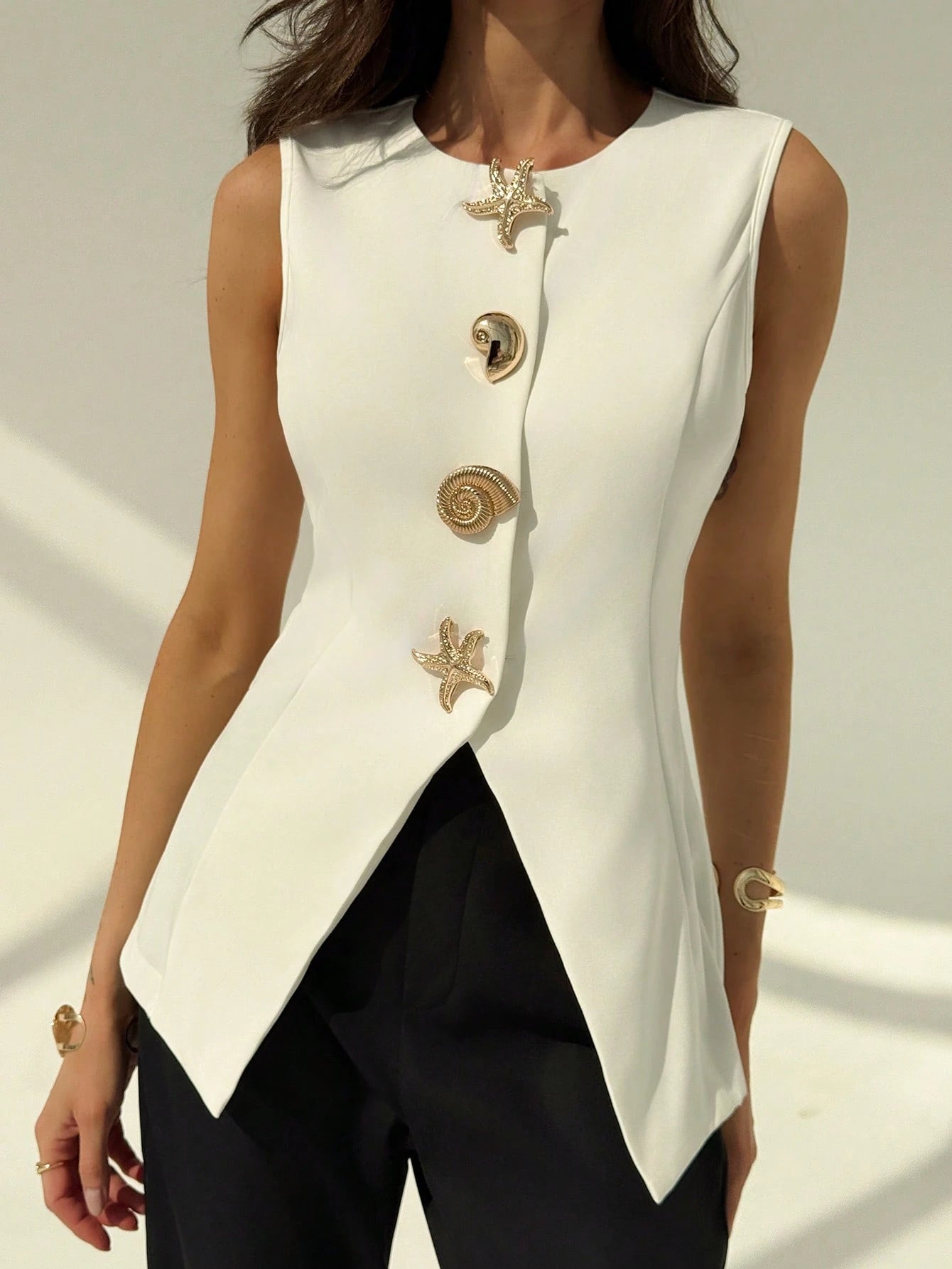  | SHEIN Aloruh Round Neck Sleeveless Minimalist Metal Decor Women's Office Blazer | Blazer | Shein | OneHub