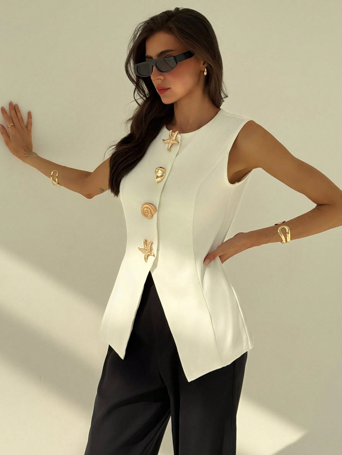  | SHEIN Aloruh Round Neck Sleeveless Minimalist Metal Decor Women's Office Blazer | Blazer | Shein | OneHub