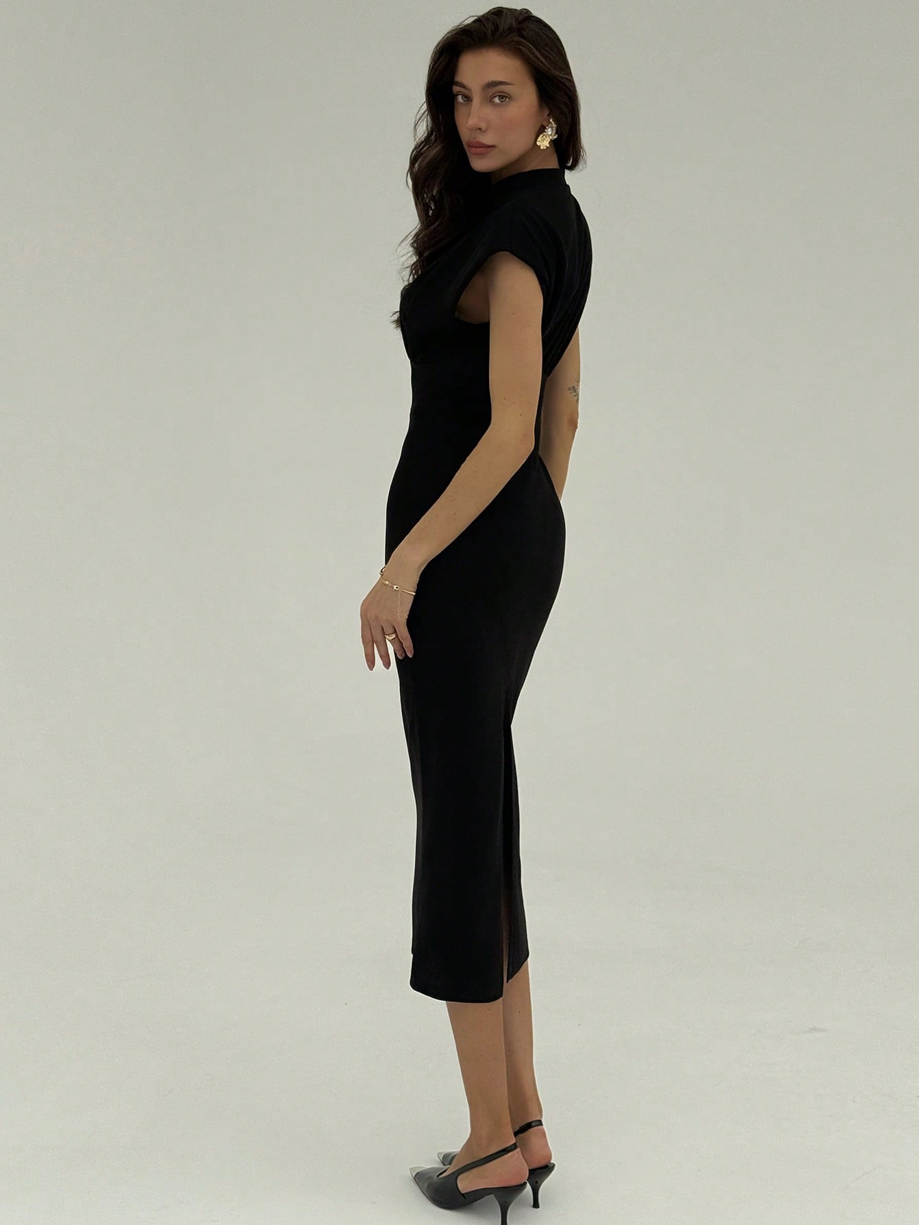  | SHEIN Aloruh Women's Solid Color V-Neck Dolman Sleeve Fitted Midi Dress | Dress | Shein | OneHub