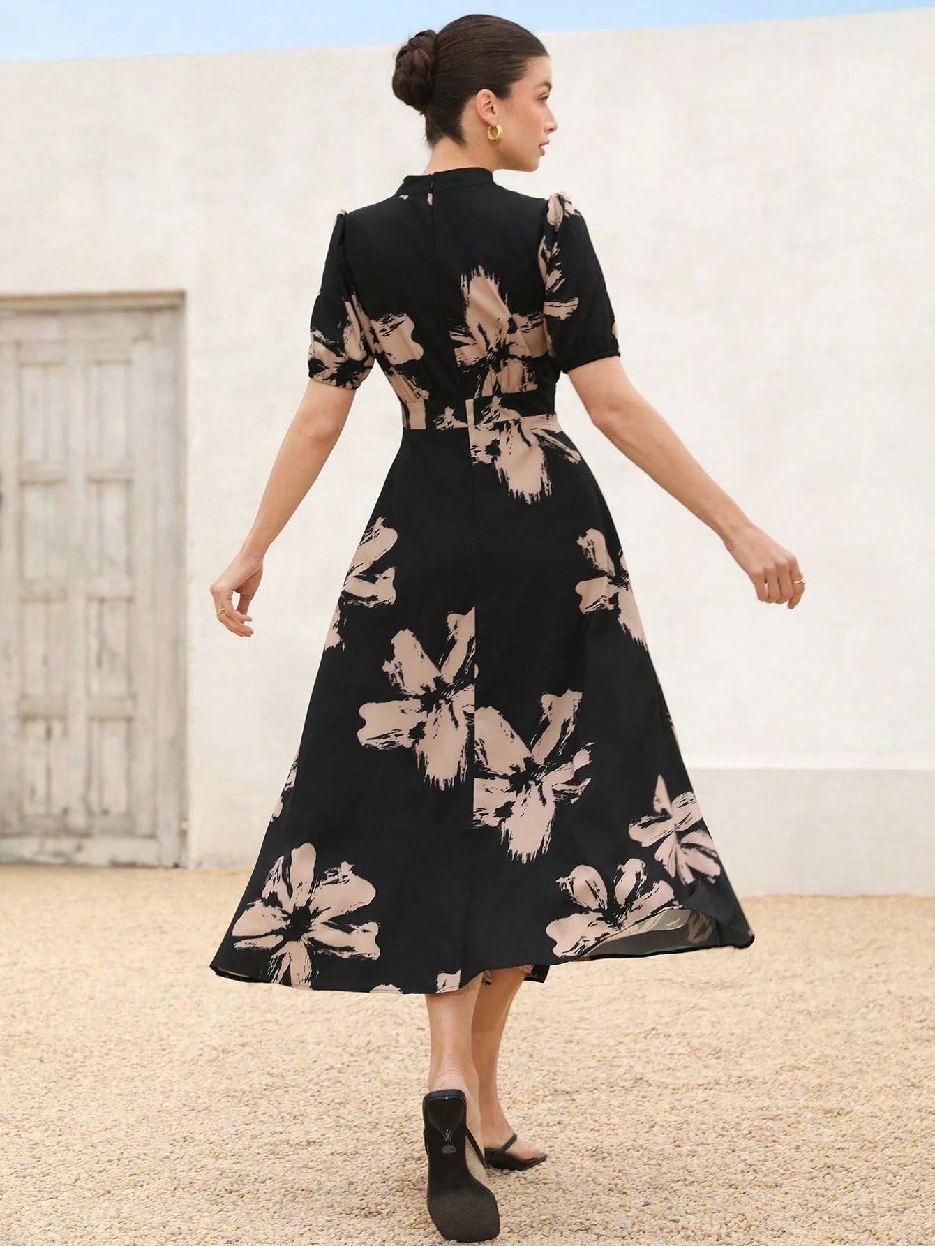 SHEIN Aveloria Rosie Elegant Elegant Stand Collar Heavy Craft Pleated Short Sleeves Retro Floral Print Large Ladies Dress Boho Vacation Fashionable Style All Over Print For Summer