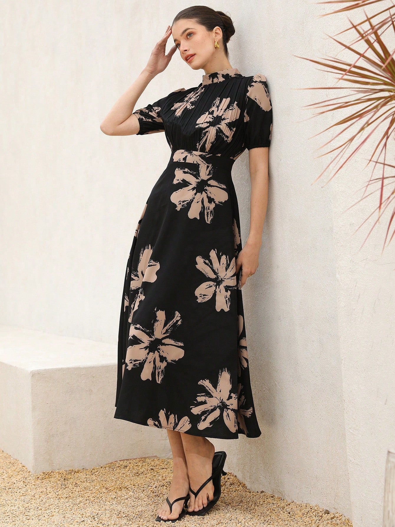 SHEIN Aveloria Rosie Elegant Elegant Stand Collar Heavy Craft Pleated Short Sleeves Retro Floral Print Large Ladies Dress Boho Vacation Fashionable Style All Over Print For Summer