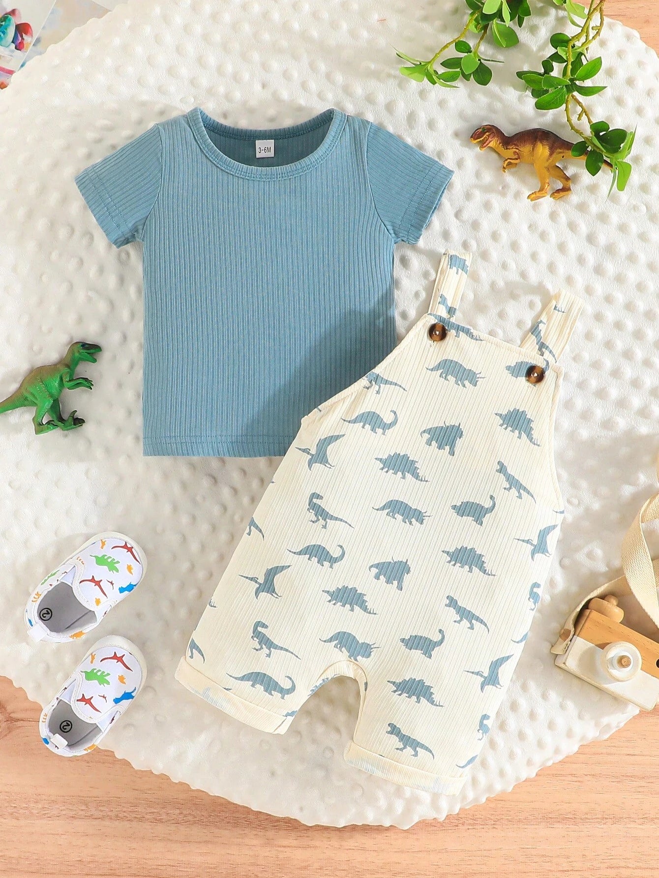 SHEIN Baby Boy Summer Set - Stylish Casual Solid Color Short Sleeve T-Shirt And Cute Dinosaur Overalls