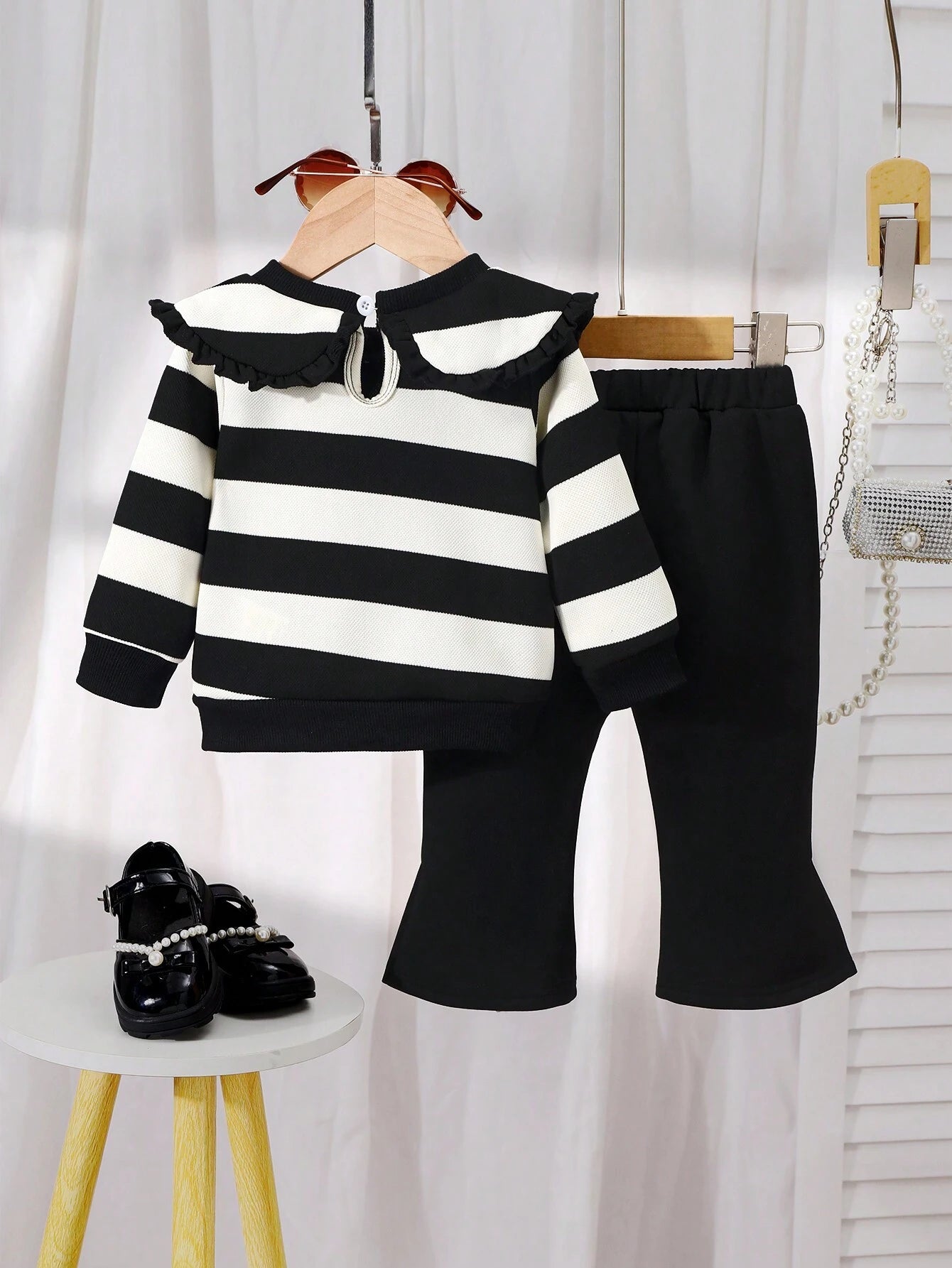 SHEIN Baby Girls' Black & White Striped Long Sleeve Top And Plain Flared Pants Set With Big Collar