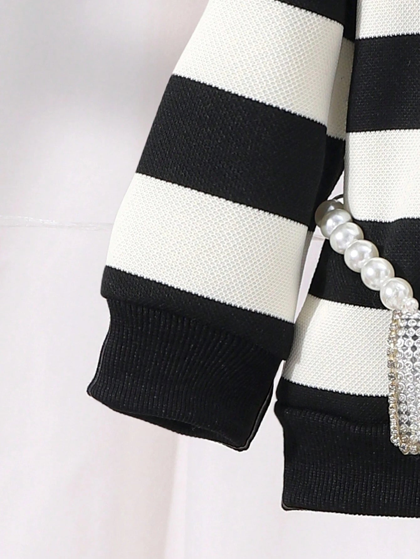 SHEIN Baby Girls' Black & White Striped Long Sleeve Top And Plain Flared Pants Set With Big Collar