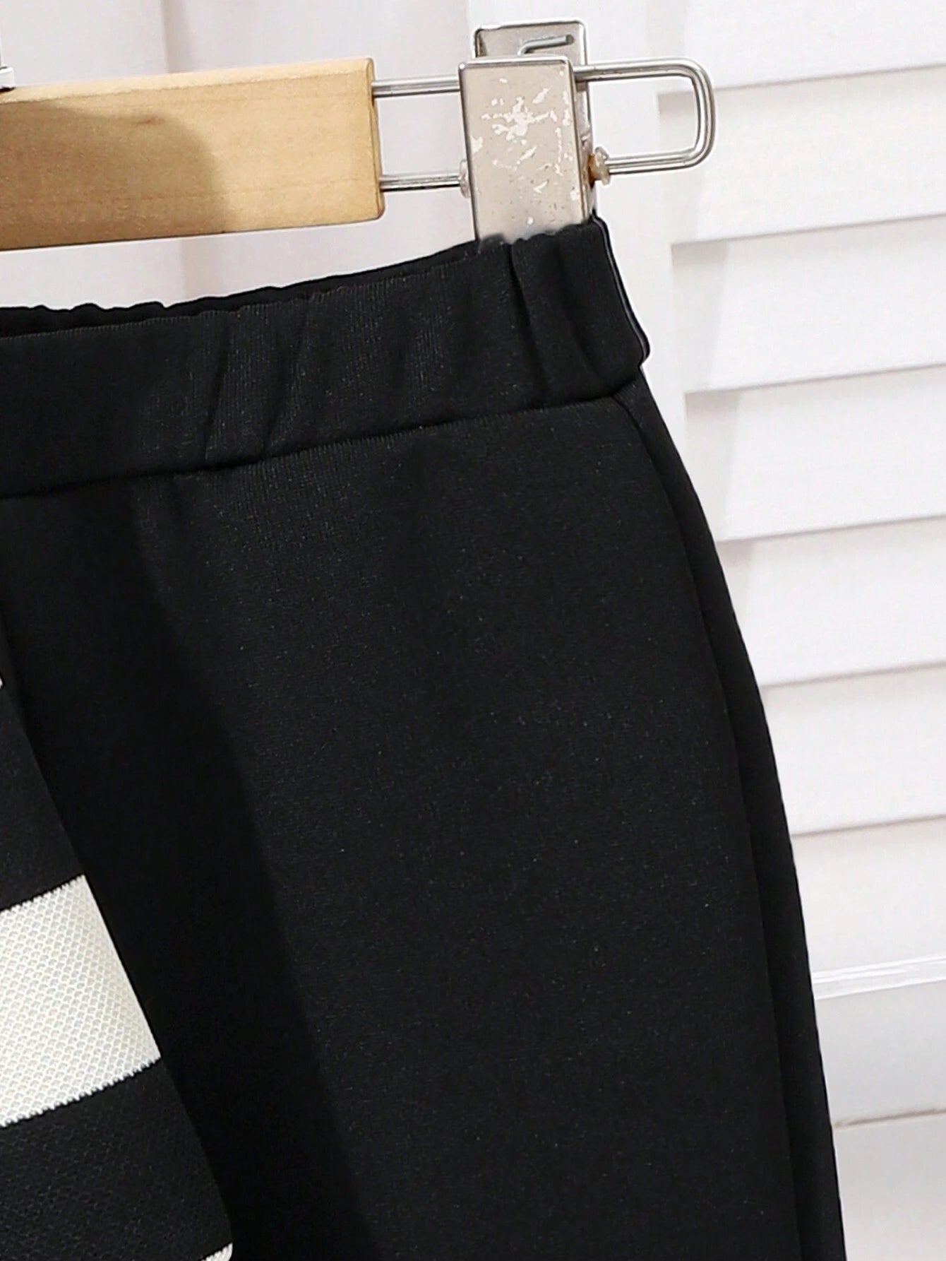 SHEIN Baby Girls' Black & White Striped Long Sleeve Top And Plain Flared Pants Set With Big Collar