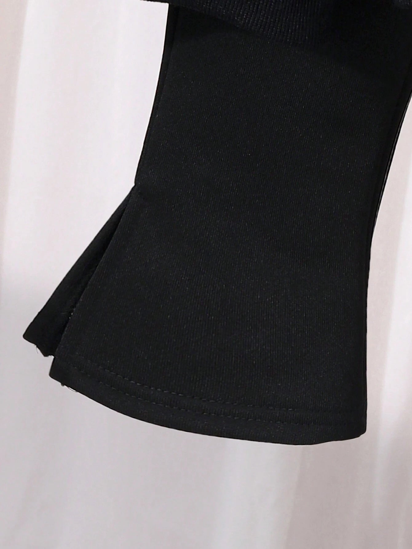 SHEIN Baby Girls' Black & White Striped Long Sleeve Top And Plain Flared Pants Set With Big Collar