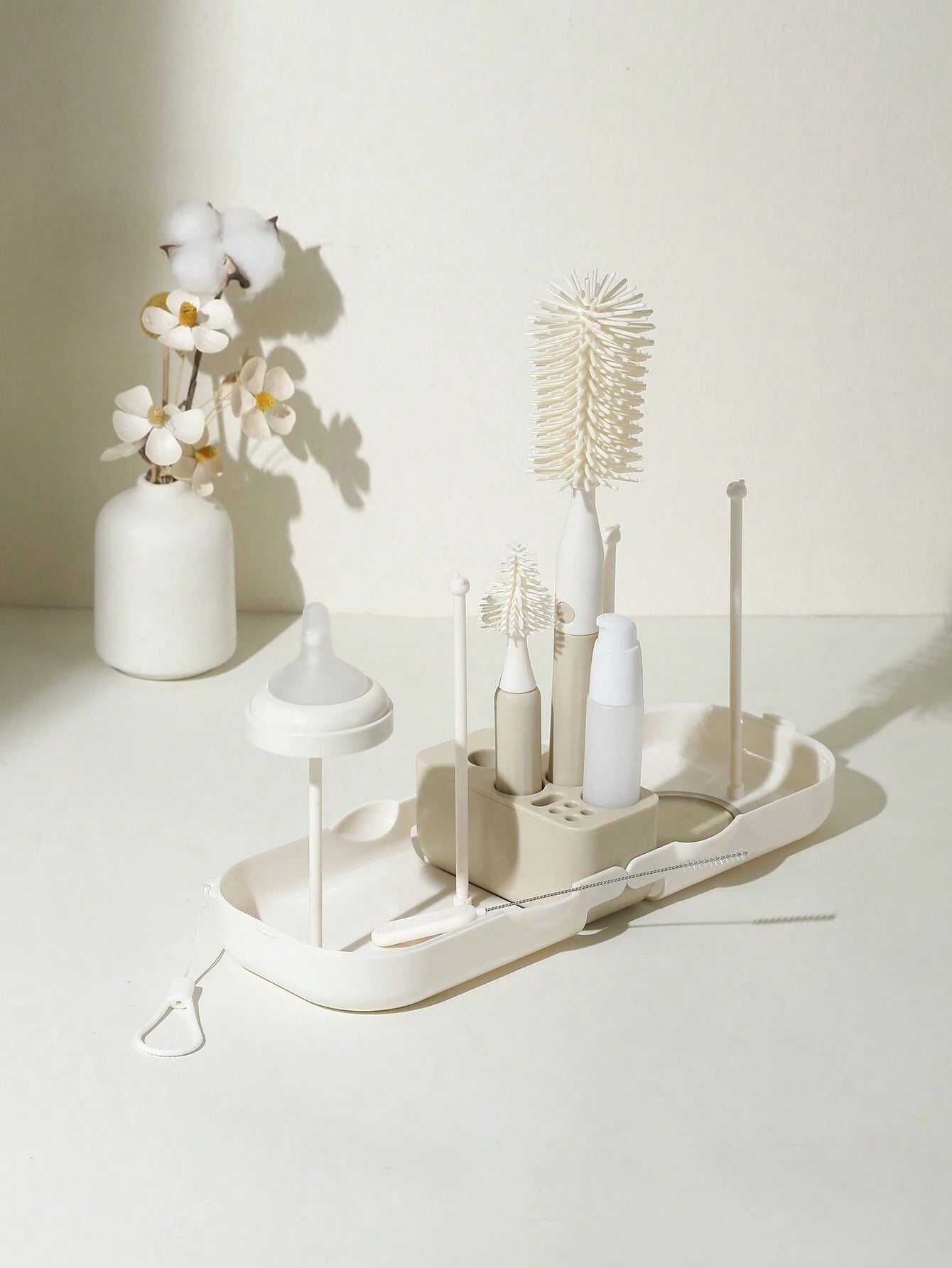 SHEIN Baby Silicone Portable Bottle Brush Set, Newborn Cleaning Brush For Travel, Multi-Function Bottle Drying Rack & Storage Box