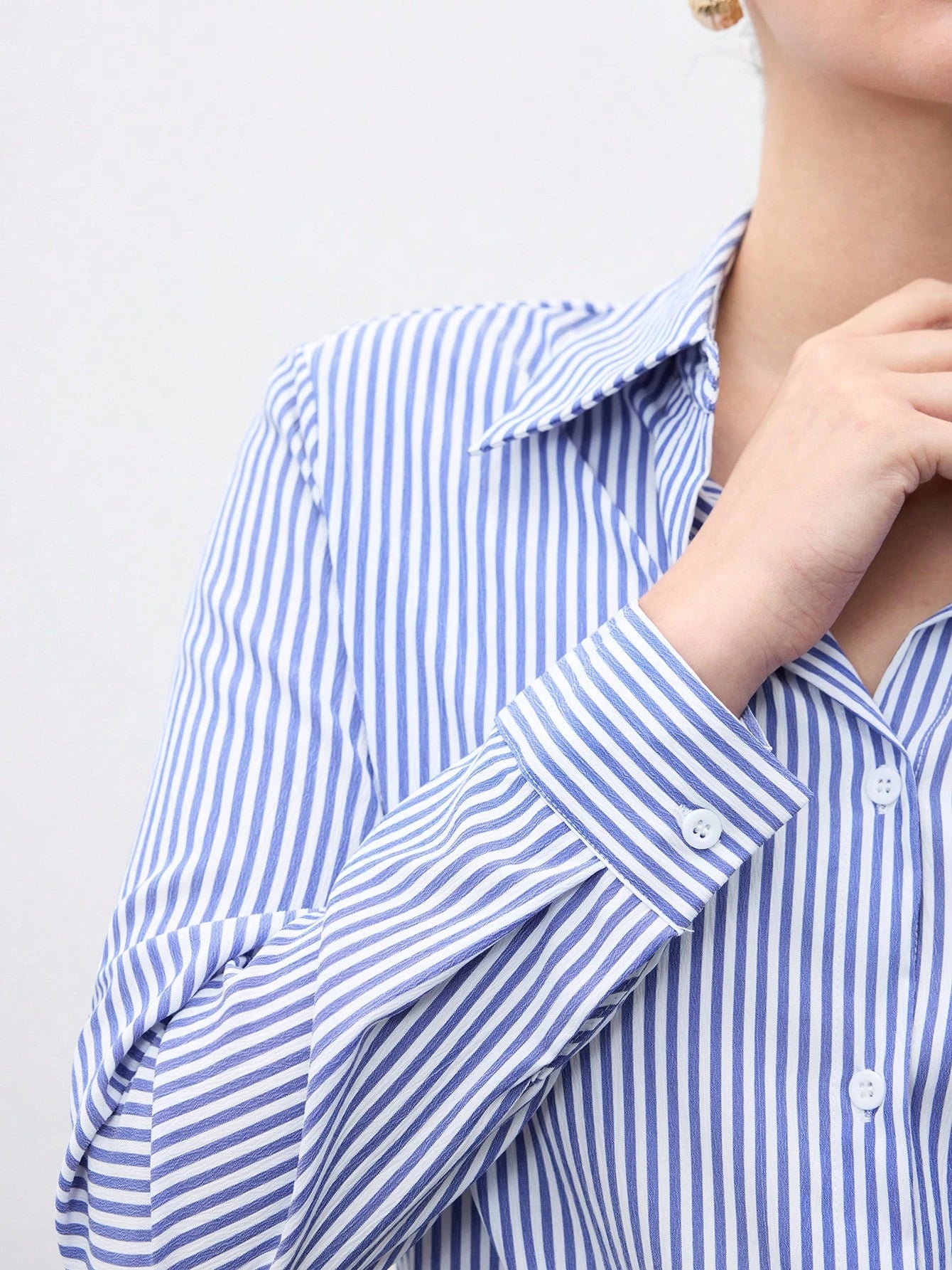 SHEIN BizChic Women's Blue And White Striped Print Button-Front Long Sleeve Shirt, Fashion Commuter Shirt, Casual Shirt, Business Casual Blouse, Elegant Ladies Formal Top