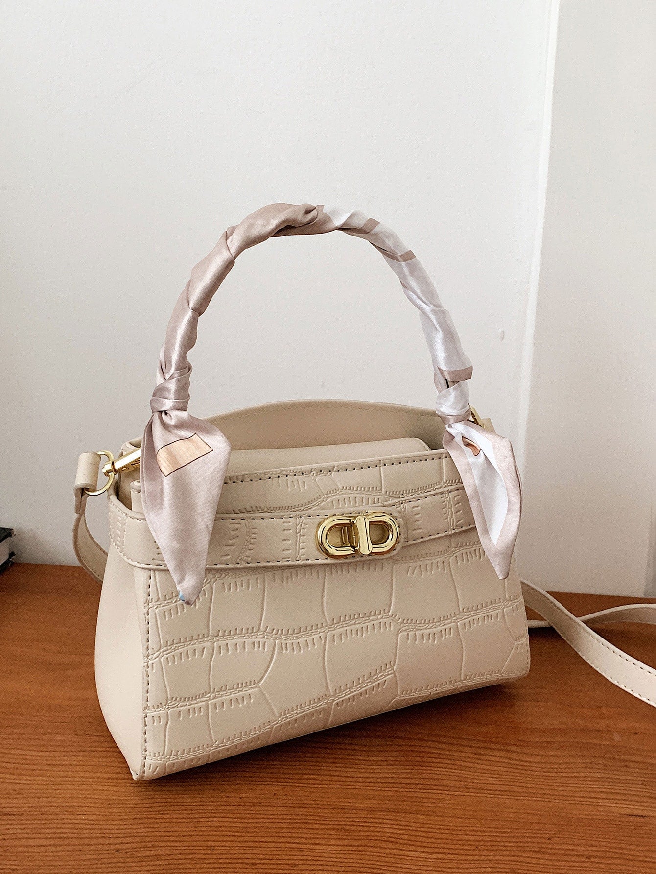  | SHEIN Bow Decor Elegant,,Old Money,Business Casual,Lightweight,Business Casual Mini Crocodile Embossed Twilly Scarf Decor Twist Lock Square Bag | Bags | Shein | OneHub