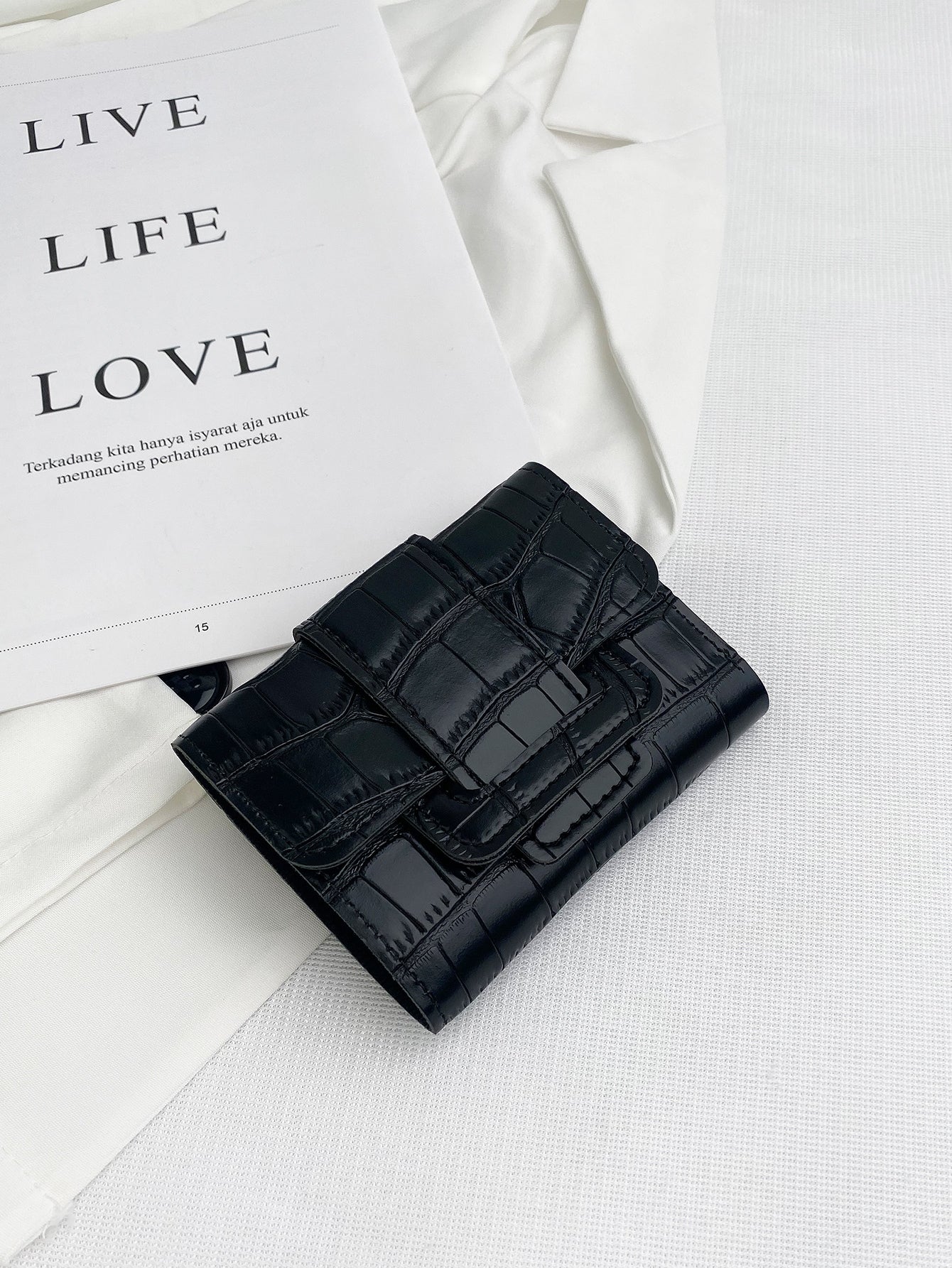  | SHEIN Crocodile Embossed Flap Small Wallet Coin Pocket Small Purse ID Window Bifold Women Wallet | Wallet | Shein | OneHub