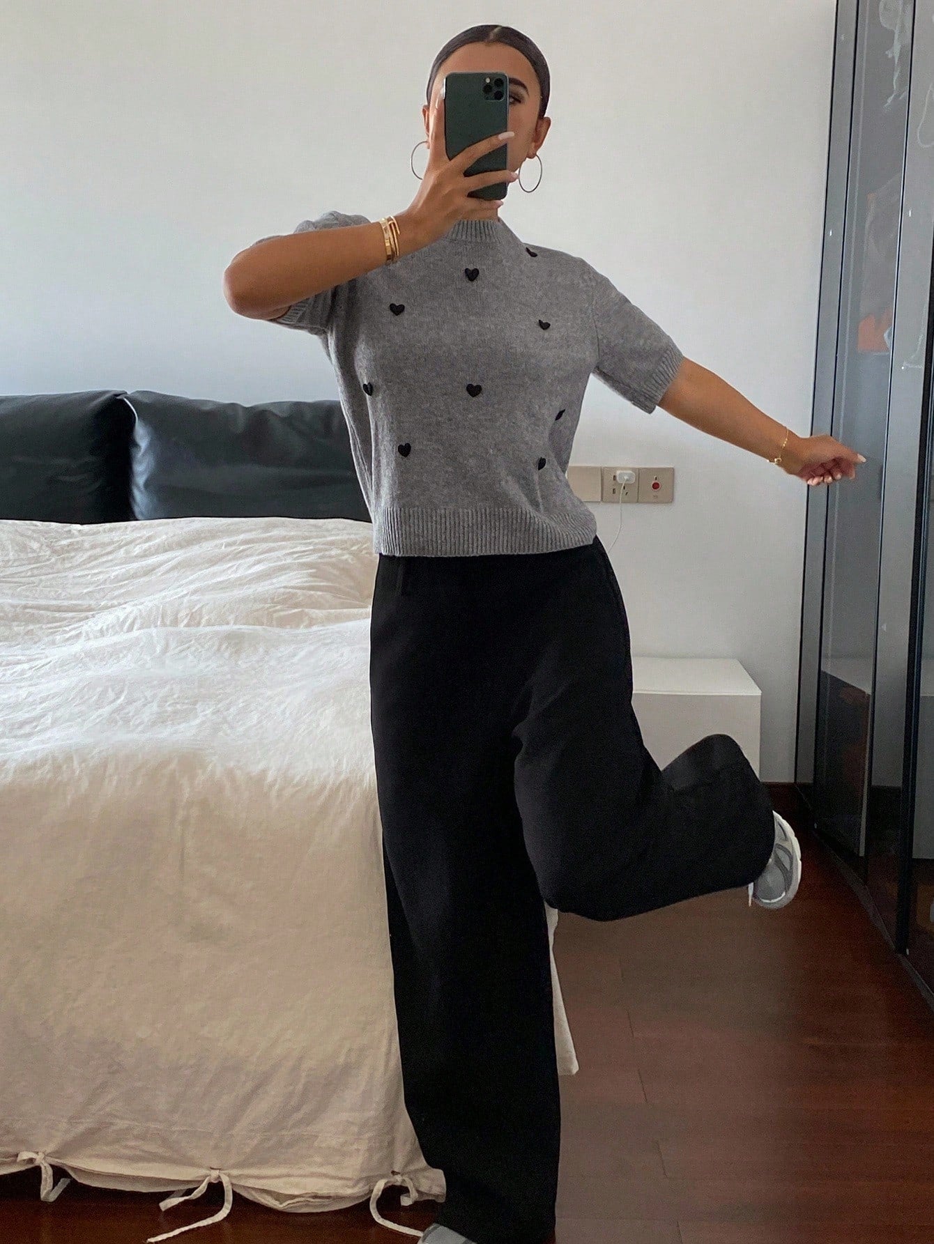 SHEIN DAZY Heart Decor Loose Fit Short Sleeve Round Neck Casual Knit Top For Women, Spring/Autumn