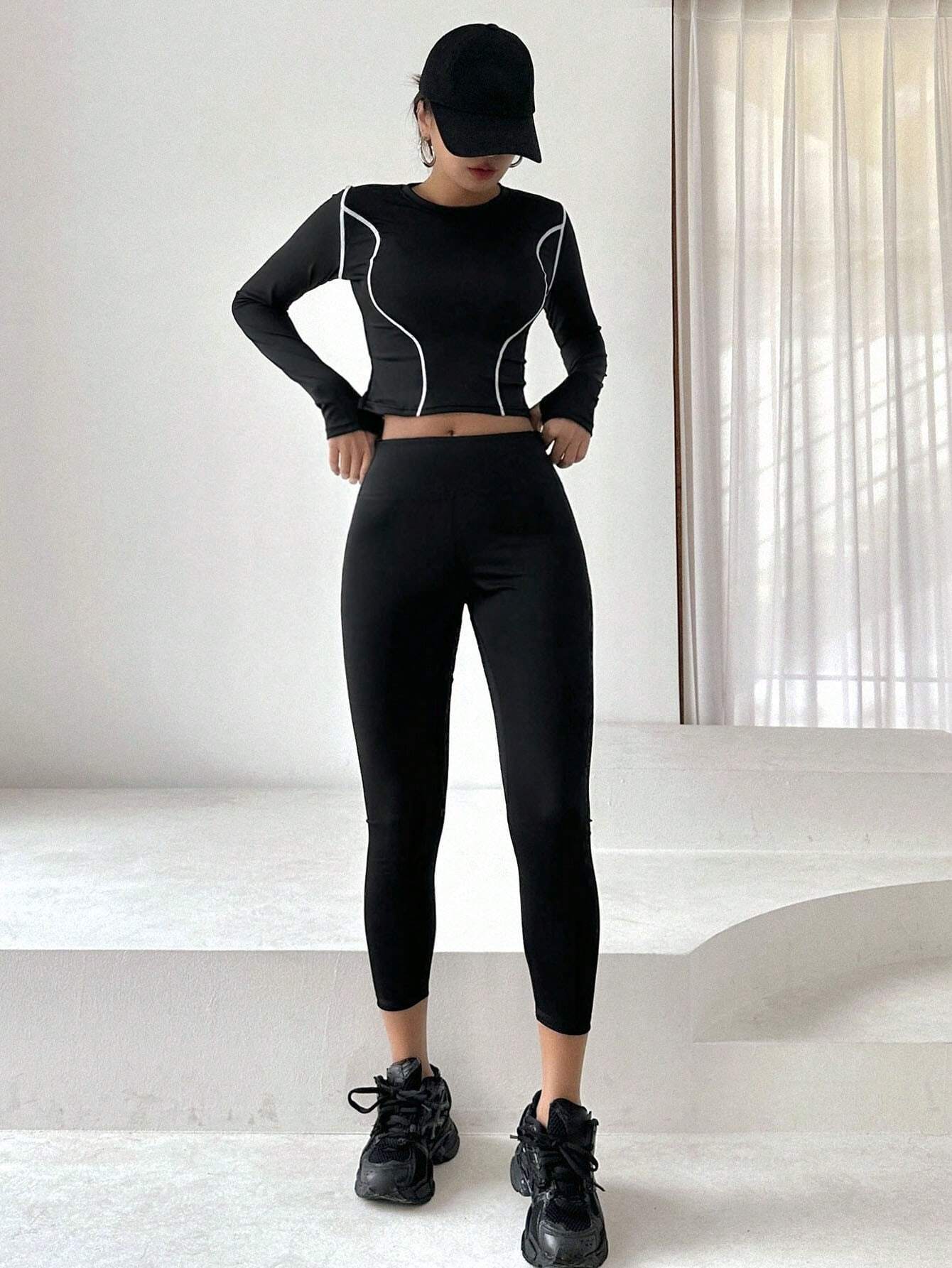  | SHEIN DAZY Women'S Color Block Rolled Edge Top With Solid Color Leggings Two Piece Set | Leggings | Shein | OneHub