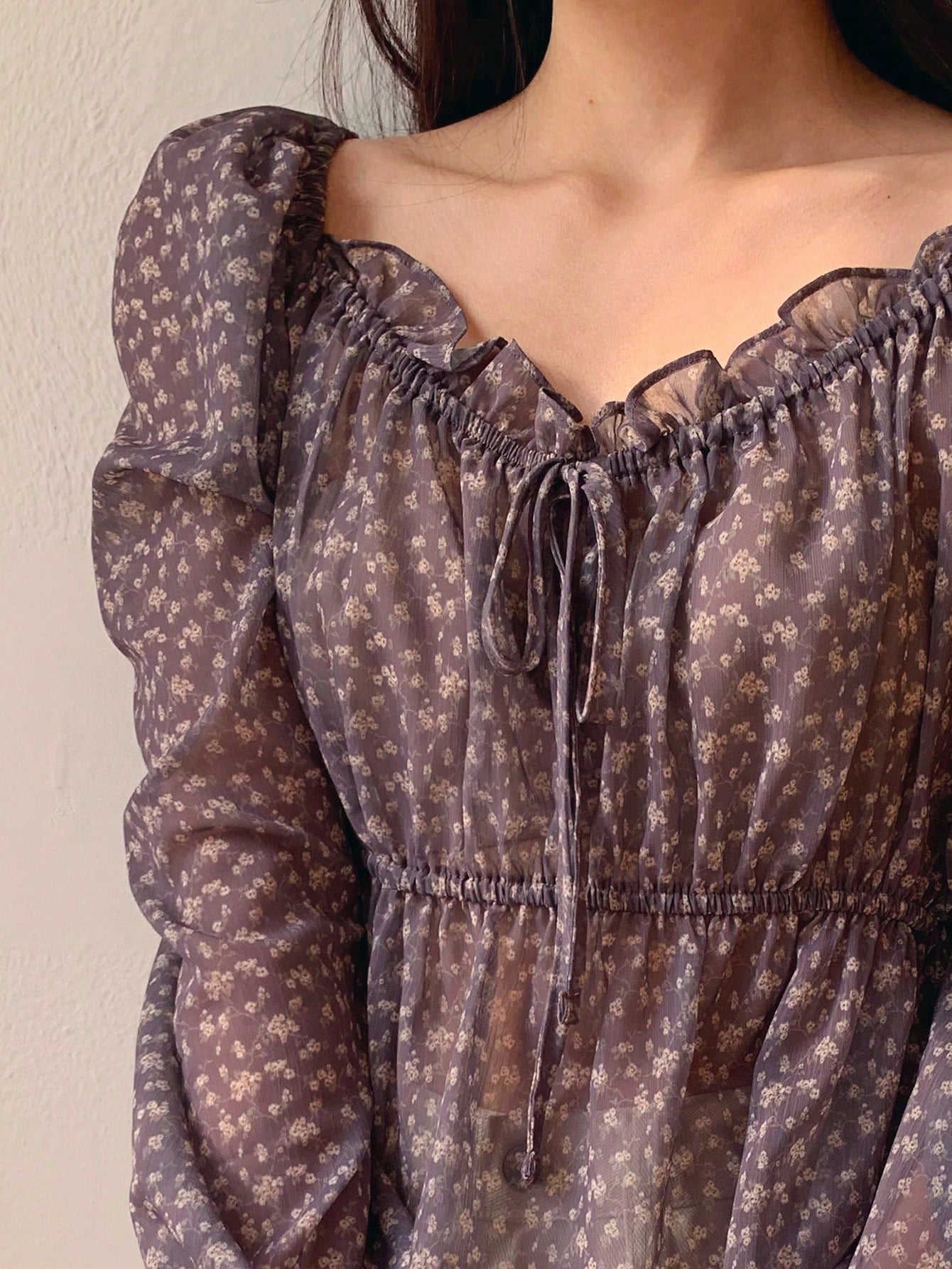 SHEIN DAZY Women's Ditsy Floral Ruffle Hem Fashionable Short Long Sleeve Blouse