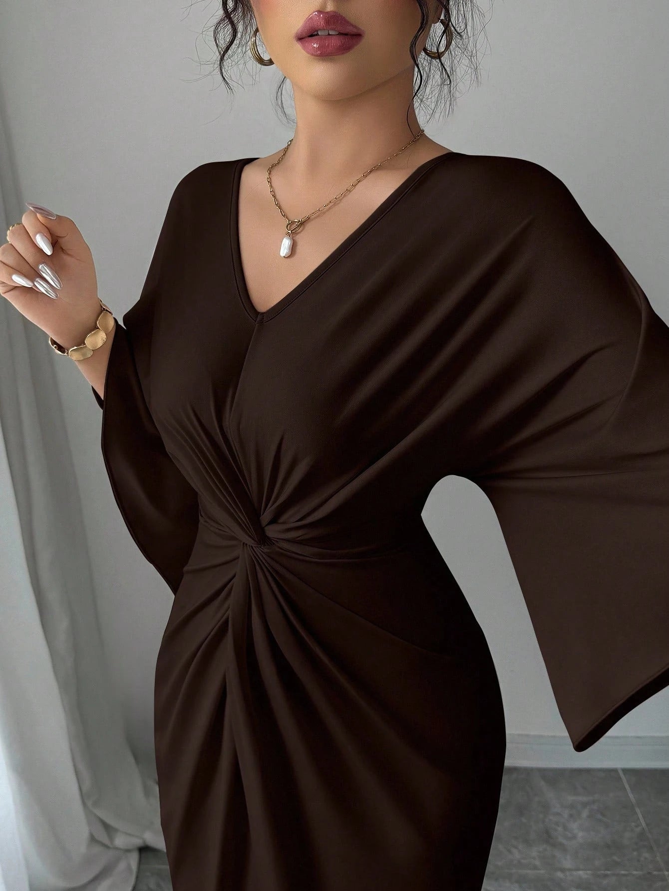 SHEIN Elenzga Elegant Knitted High Elasticity Batwing Sleeve V-Neck Twist Design Women's Mid-Length Dress