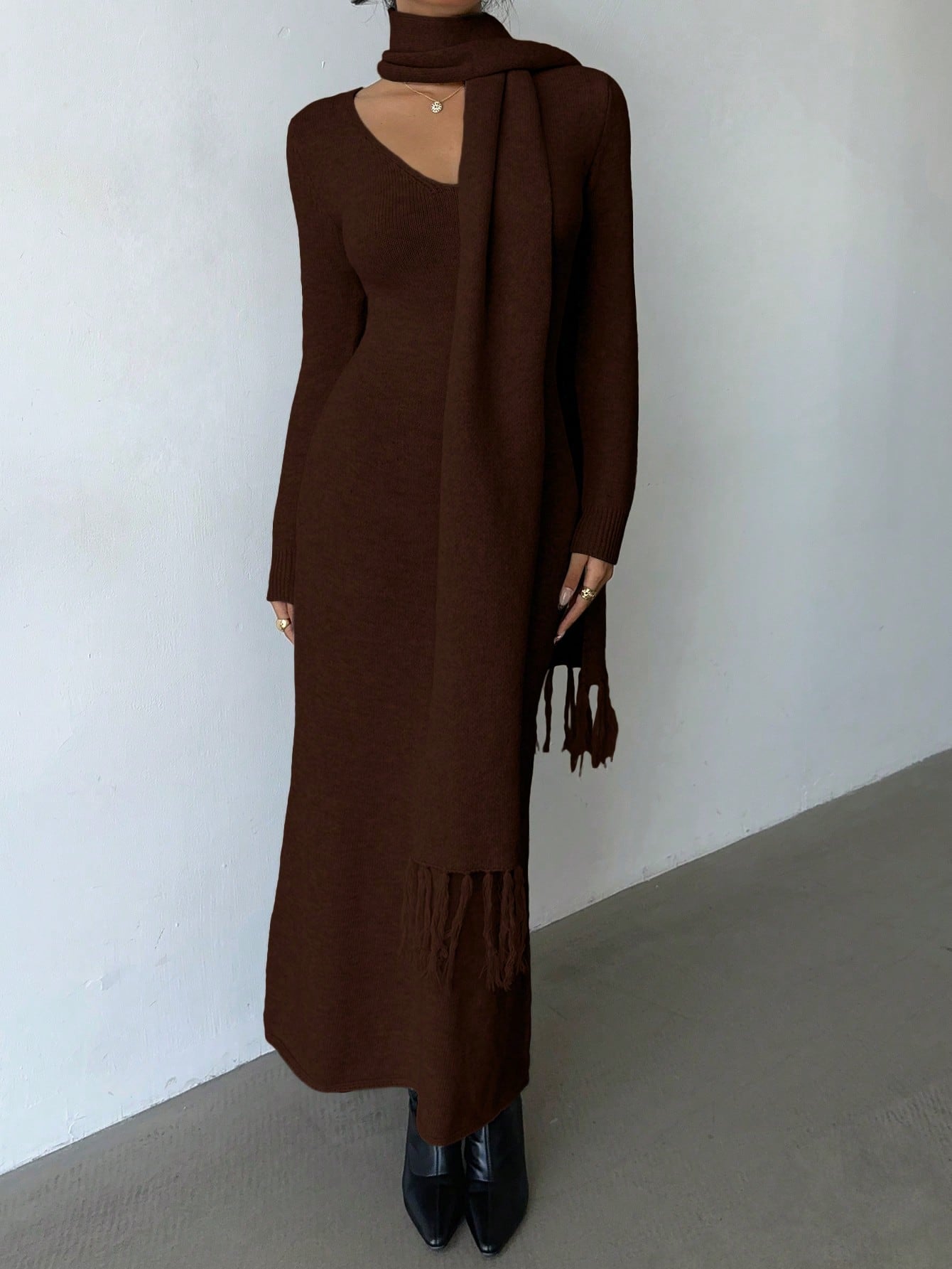 SHEIN Elenzga Elegant Light Apricot V-Neck Simple Comfortable Vintage Style Knitted Dress With Tassel Scarf, Suitable For Commuting And Outings In Autumn/Winter