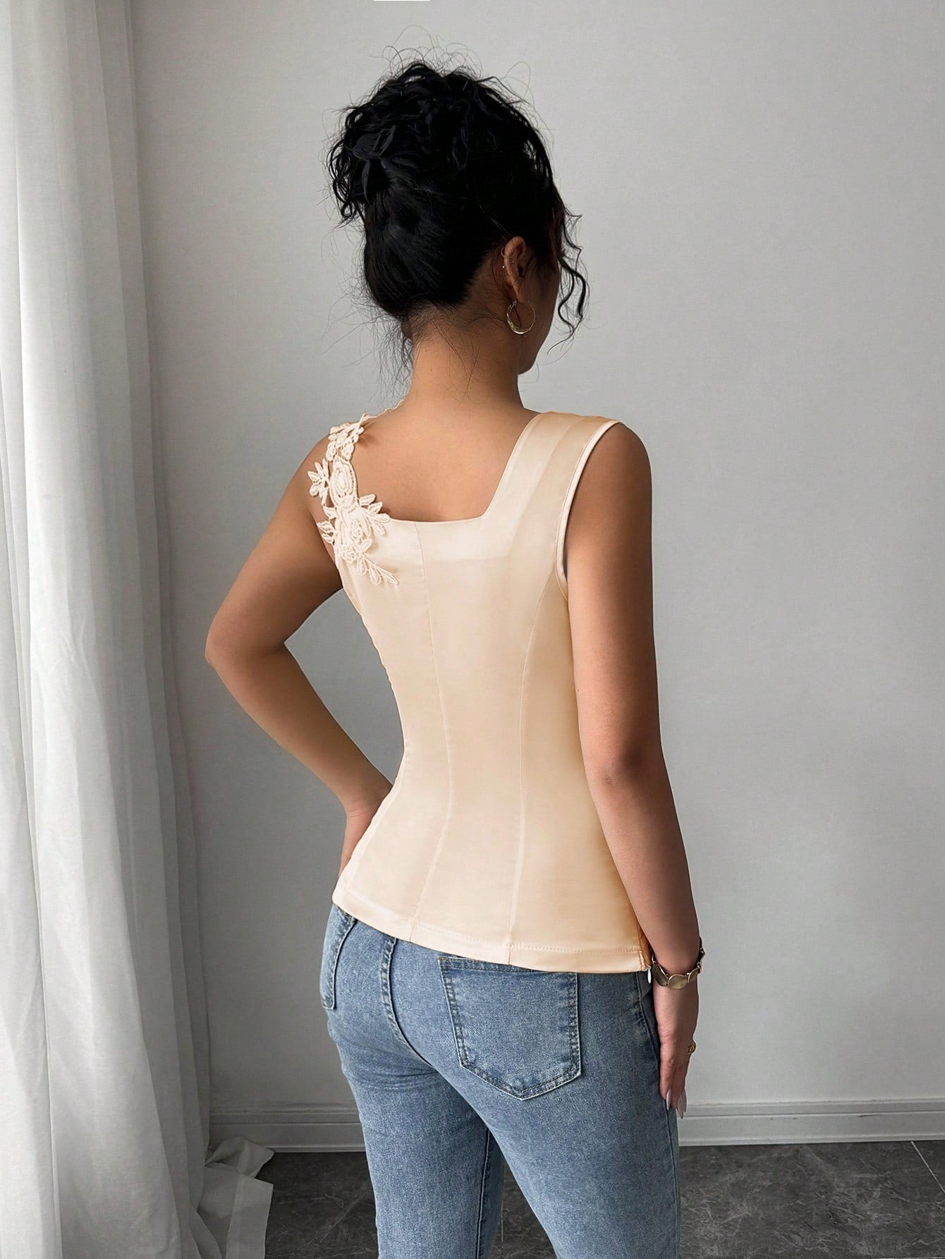  | SHEIN Elenzga Women's Elegant Fashion Satin Sleeveless Asymmetrical Lace Trim Camisole, Suitable For Casual Daily Life And Party | Tee | Shein | OneHub