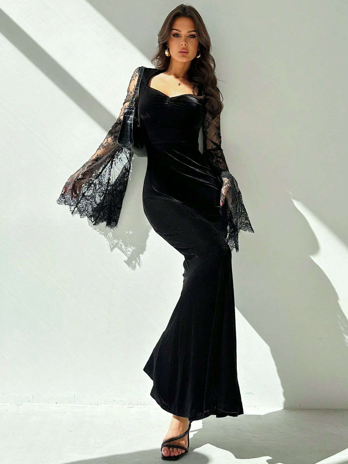 SHEIN Firerie Gothic Style Sweetheart Neck Lace Flare Sleeve Velvet Fit And Flare Dress, Elegant Sexy For Halloween Party