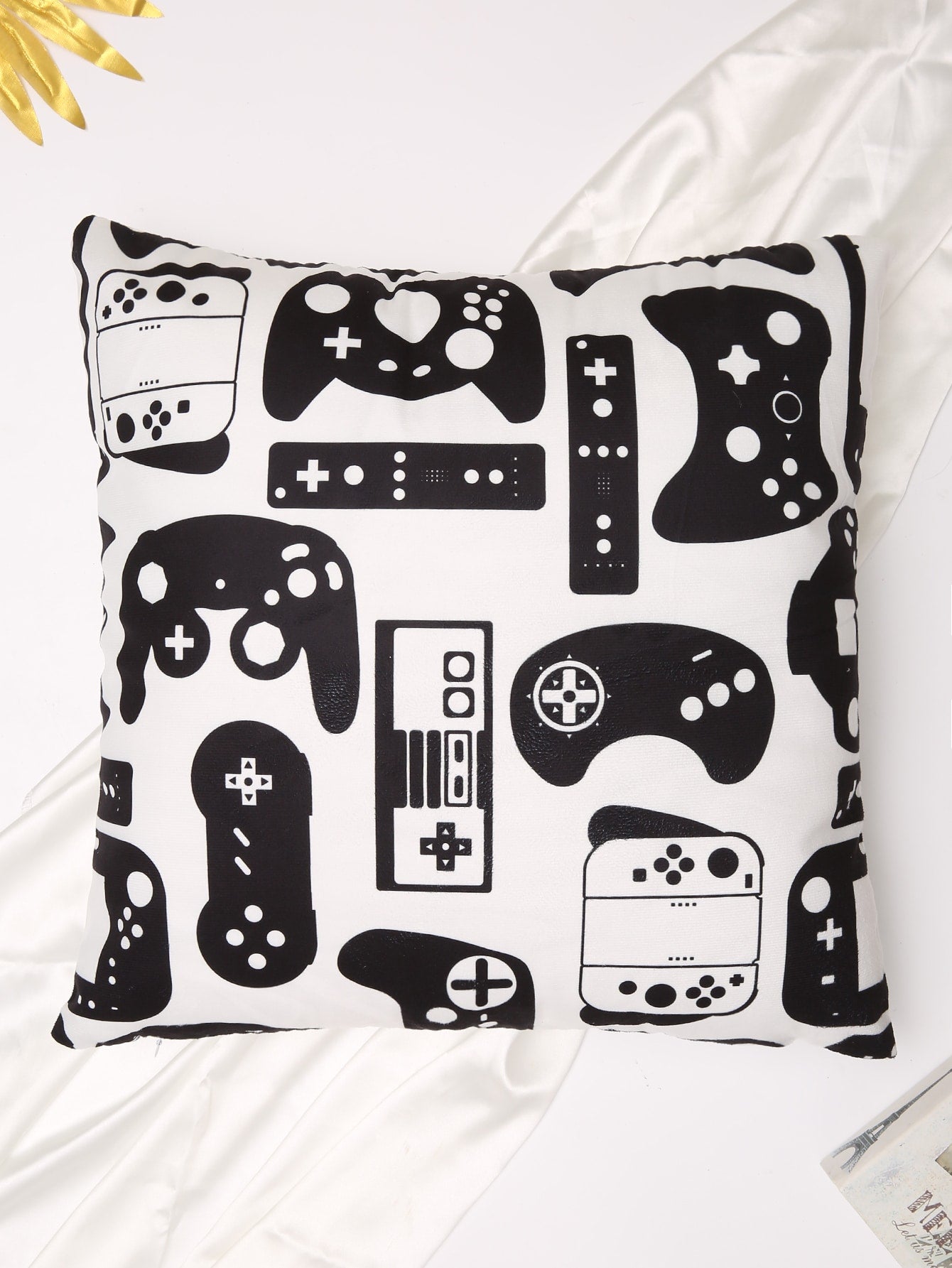  | SHEIN Gamepad Print Cushion Cover Without Filler, Modern Throw Pillow Cover, Pillow Insert Not Include, For Sofa, Living Room | Pillow Cover | Shein | OneHub