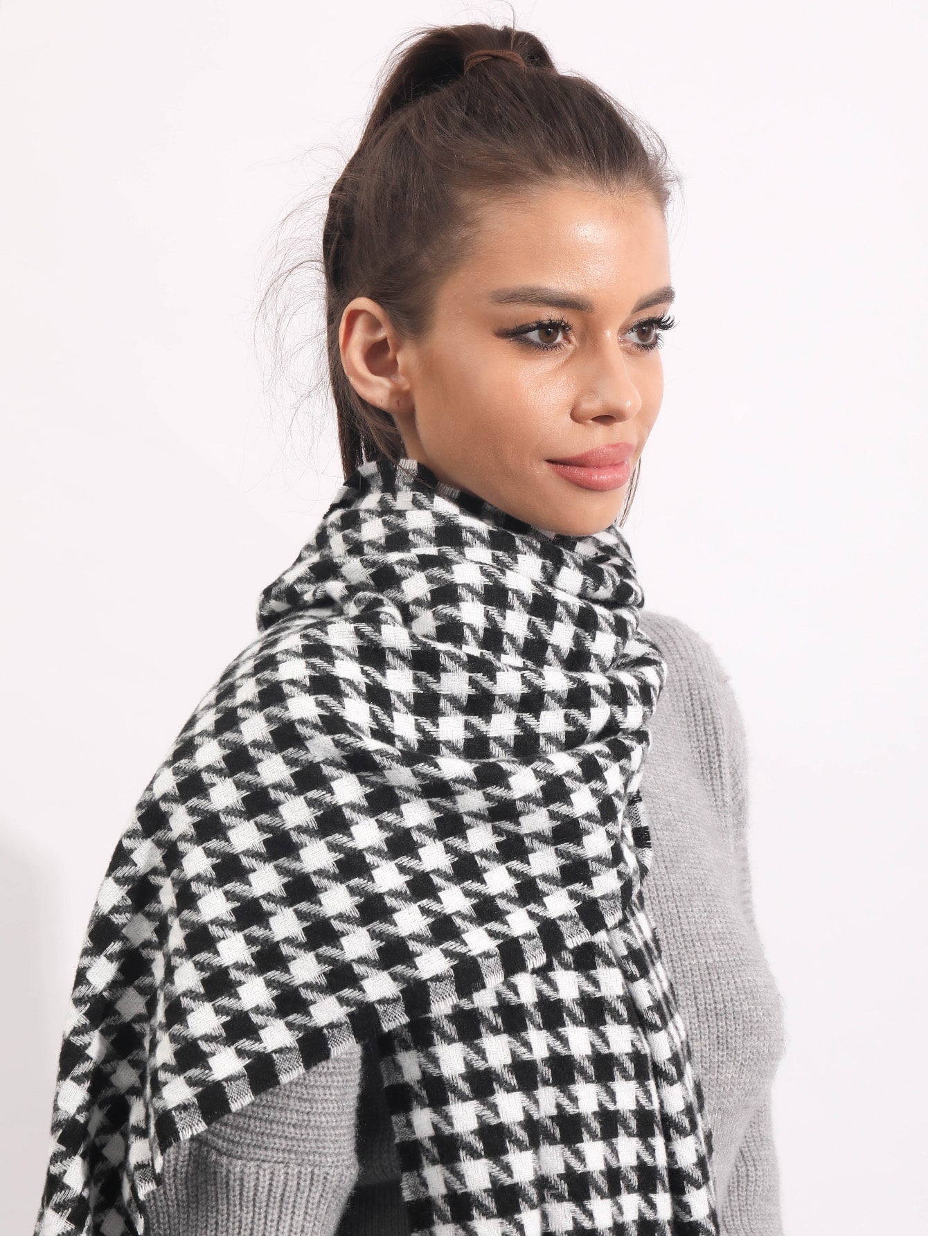  | SHEIN Houndstooth Pattern Raw Trim Scarf | Bandana | Shein | OneHub
