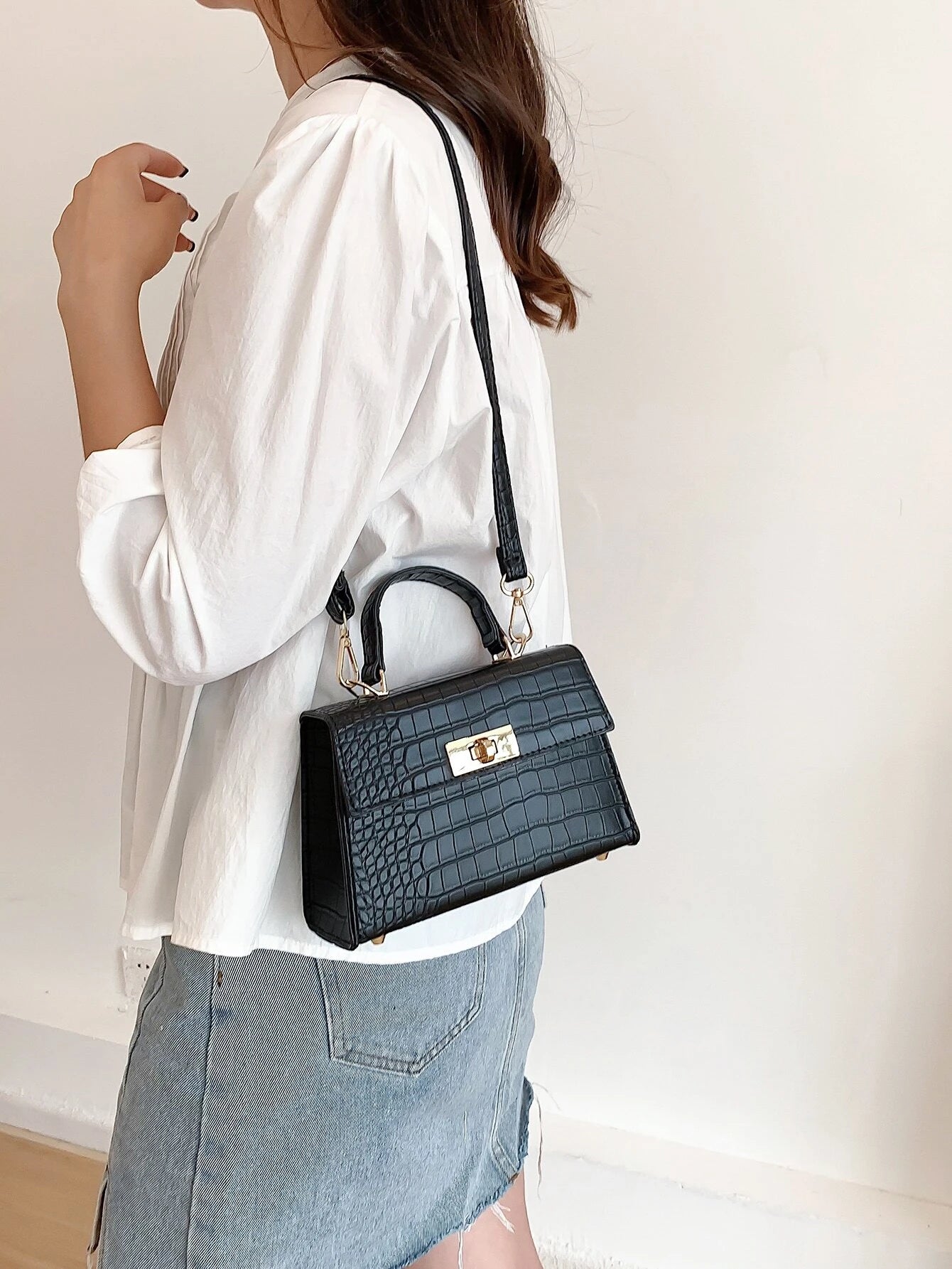 | SHEIN Lightweight,Business Casual Mini Crocodile Embossed Twist Lock Flap Square Bag | Bags | Shein | OneHub