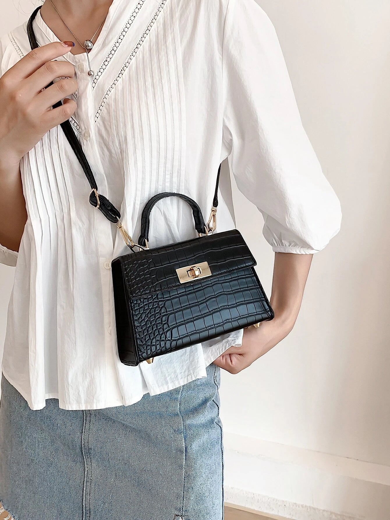  | SHEIN Lightweight,Business Casual Mini Crocodile Embossed Twist Lock Flap Square Bag | Bags | Shein | OneHub