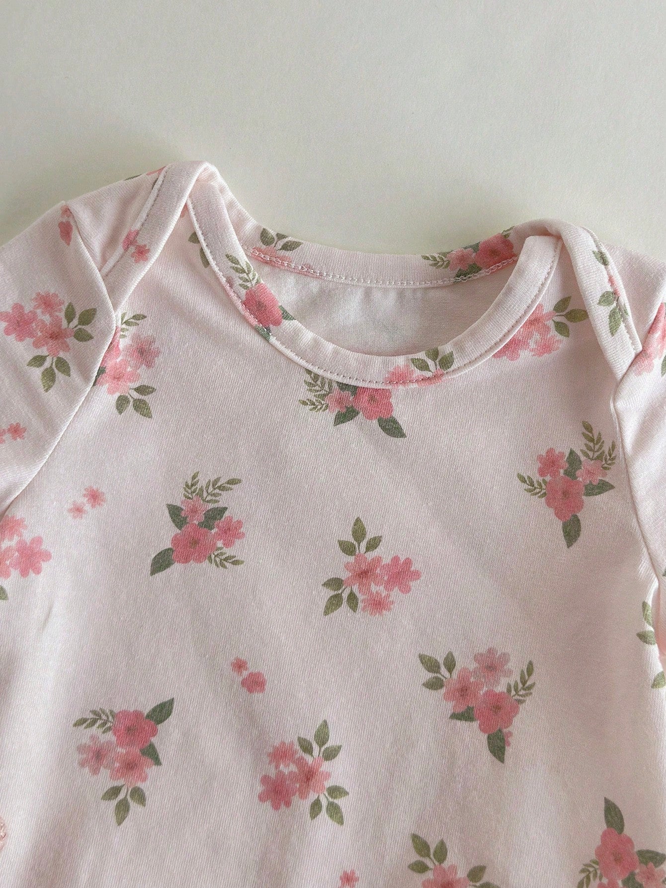  | SHEIN Loomiva Newborn Baby Floral Print Soft Knitted Crew Neck Short Sleeve Romper With Elastic Waist Pants 2Pcs Set | Dress | Shein | OneHub