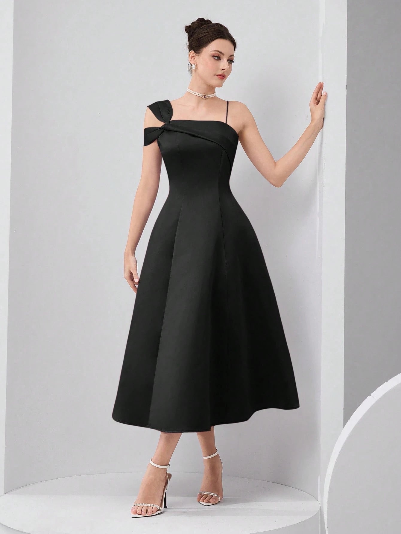 SHEIN Modelyn Women's Solid Color Asymmetric Neck Pleated Elegant Dress,Black Dresses Classy Elegant