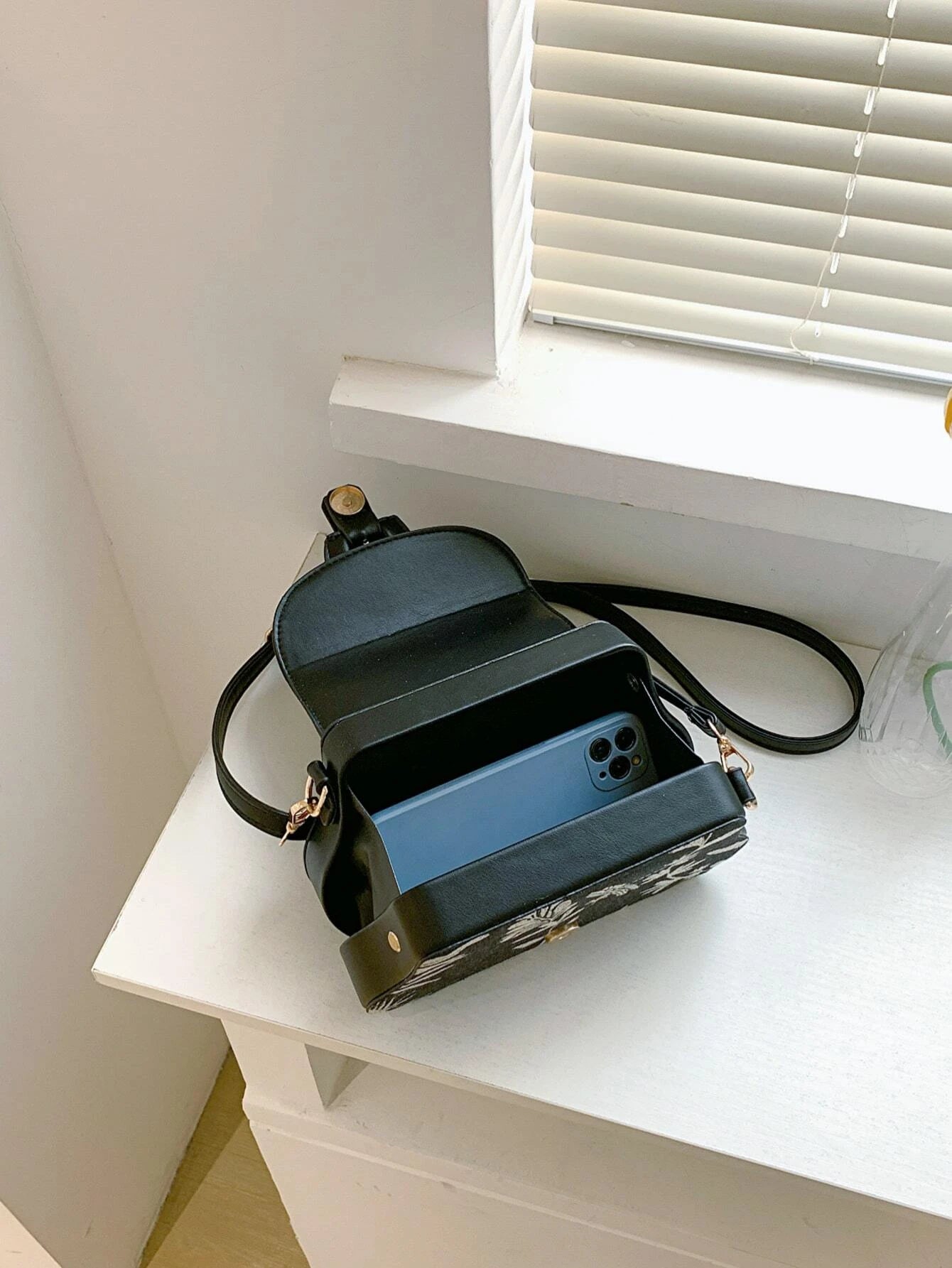  | SHEIN Plant Pattern Buckle Decor Flap Square Bag Handbag | Bags | Shein | OneHub