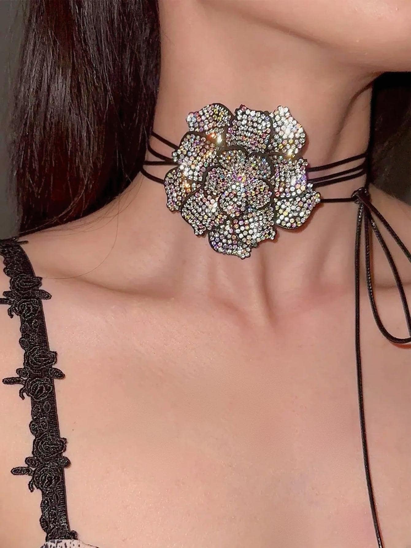  | SHEIN Rhinestone Flower Decor Necklace | Necklace | Shein | OneHub