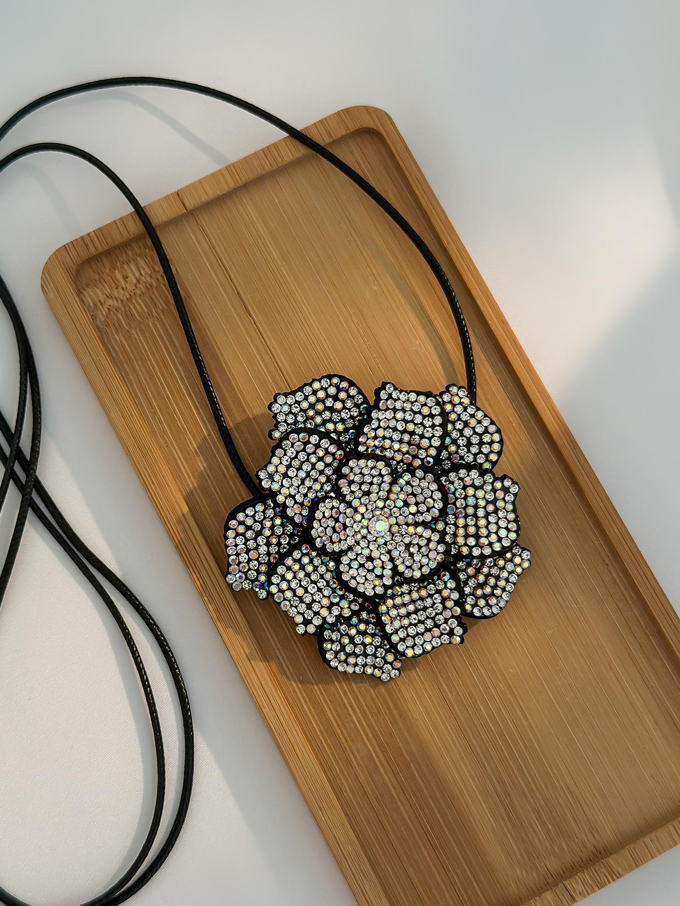  | SHEIN Rhinestone Flower Decor Necklace | Necklace | Shein | OneHub