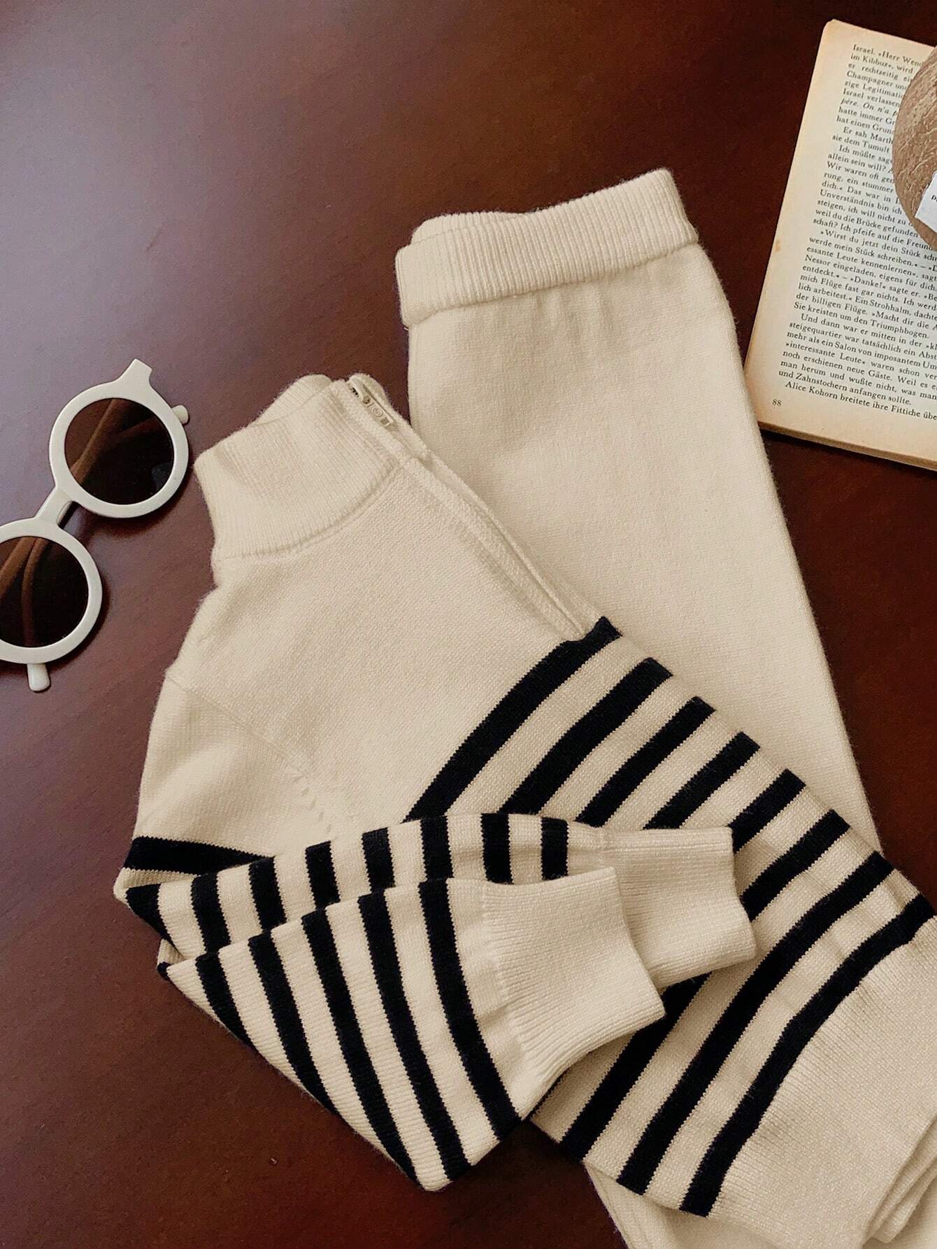 SHEIN 2pcs Set Baby Boy/Girl Casual Sports Chic Preppy All-Match Solid Color Polo Collar Half-Zip Sweater & White Knitted Pants Suit,In Fall/Winter