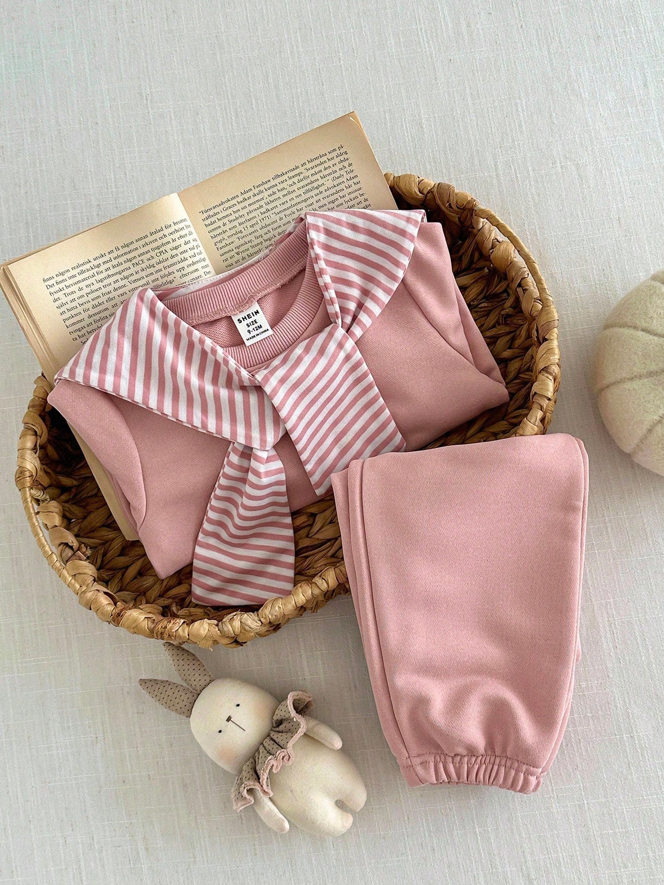 SHEIN 3pcs Baby Girl Infant Toddler Newborn 0-3 Years Old Autumn/Winter Fashion Versatile Outfits Set: Detachable Shawl + Long Sleeve Crew Neck Sweatshirt + Pants Fall