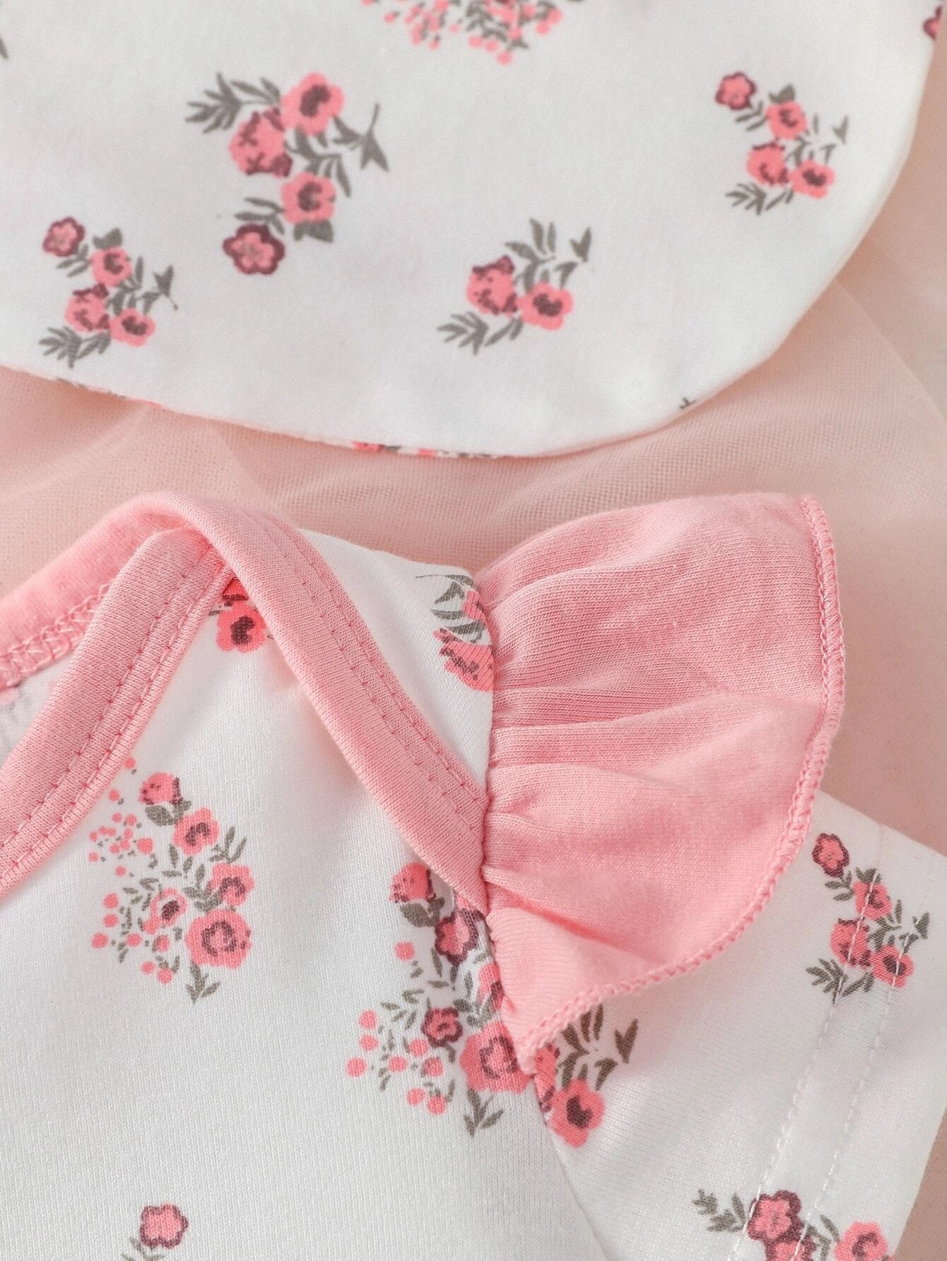  | SHEIN Baby Girl Floral Print Ruffle Trim Bodysuit & Shorts & Accessory Headband & Bib & Gloves | Dress | Shein | OneHub