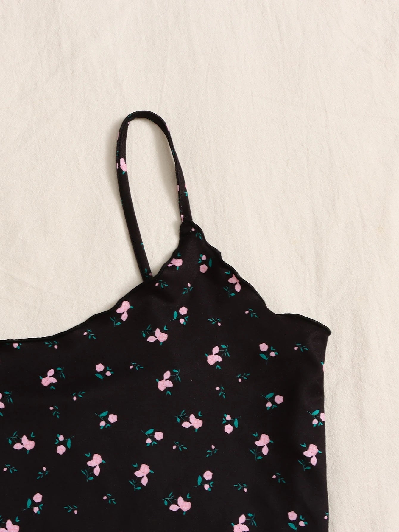  | SHEIN EZwear Ditsy Floral Lettuce Trim Cami Top | Tee | Shein | OneHub