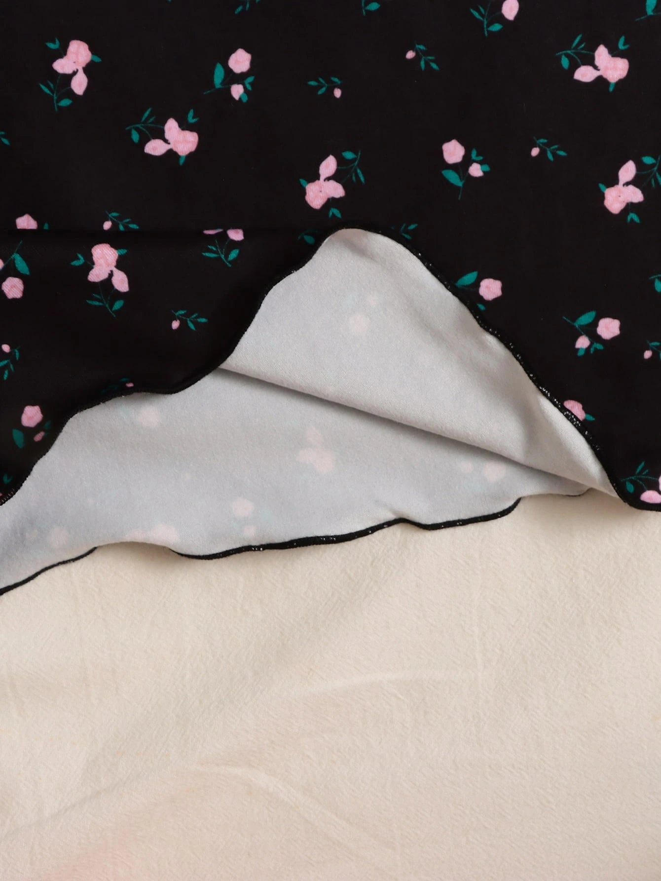  | SHEIN EZwear Ditsy Floral Lettuce Trim Cami Top | Tee | Shein | OneHub