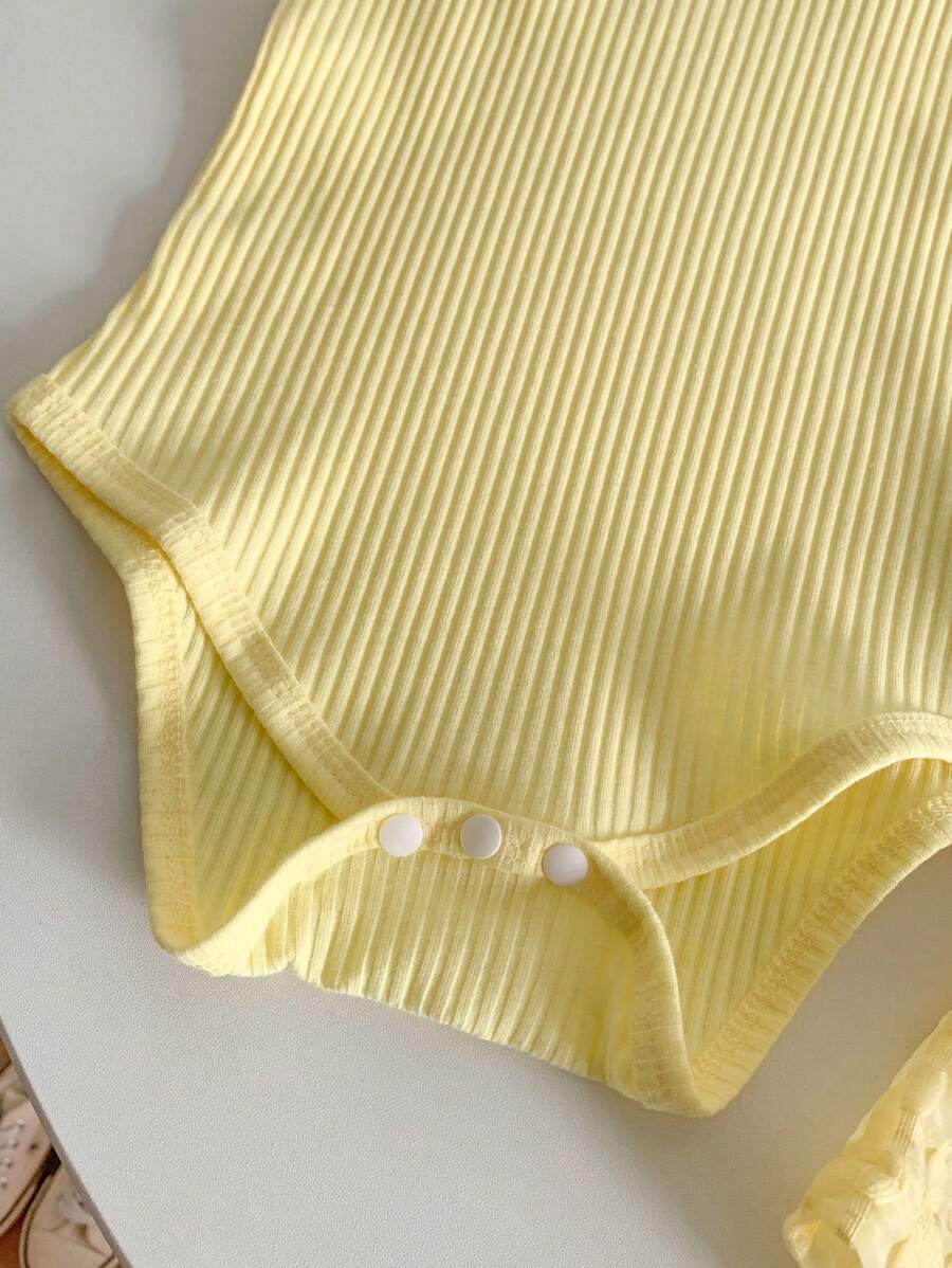  | SHEIN Genkimix Kids Baby Girls' Holiday Leisure Style Textured Fabric Short Sleeved Shirt + Shorts + Suspenders Romper 3pcs Set - Perfect For Daily Wear, Exclusive For Summer | Dress | Shein | OneHub