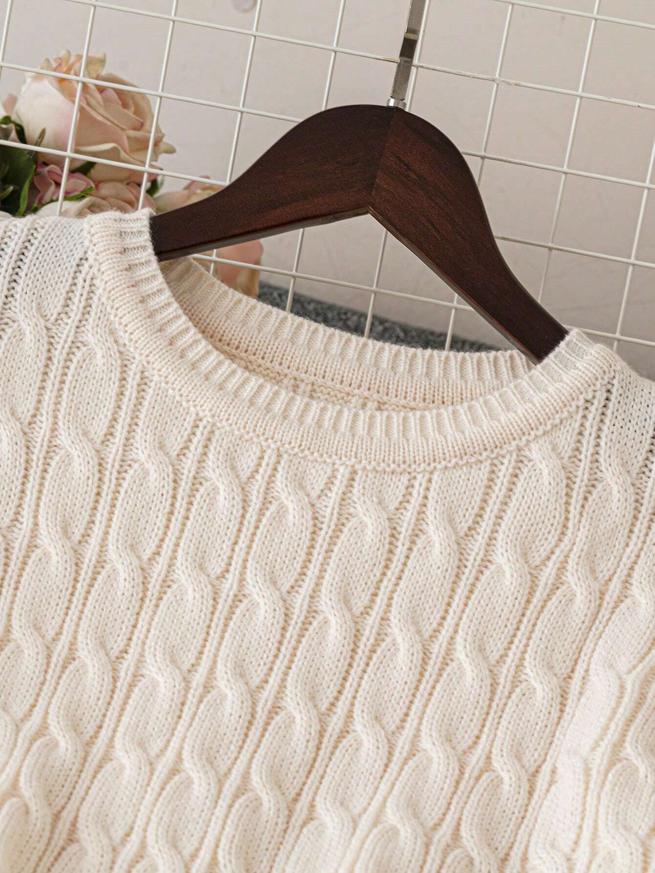  | SHEIN Modely 2pcs Women Autumn/Winter Colorblock Crew Neck Short Sleeve Knitted Top And Knitted Blend Skirt Casual Outfit | Top and Pant Set | Shein | OneHub