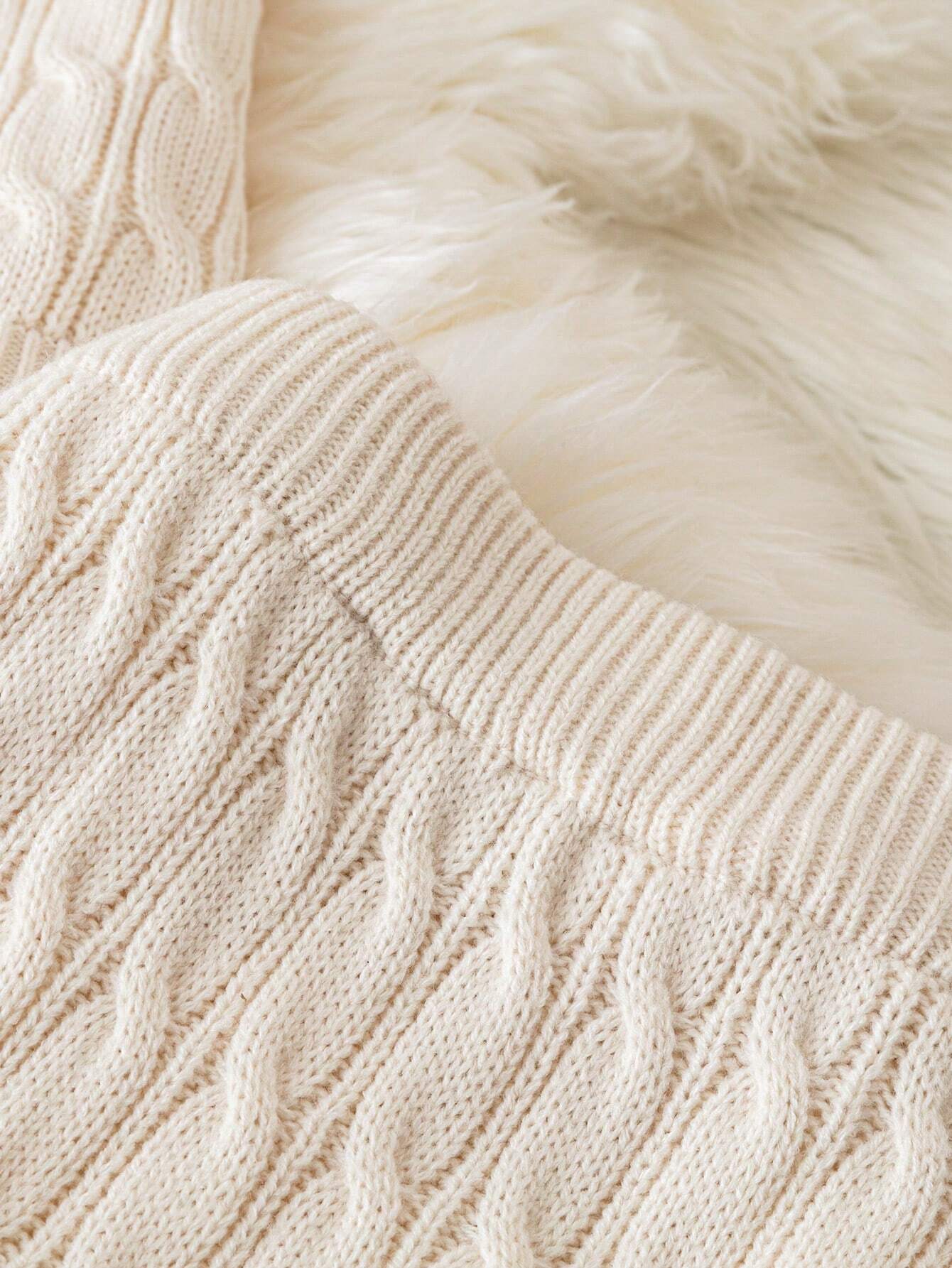  | SHEIN Modely 2pcs Women Autumn/Winter Colorblock Crew Neck Short Sleeve Knitted Top And Knitted Blend Skirt Casual Outfit | Top and Pant Set | Shein | OneHub