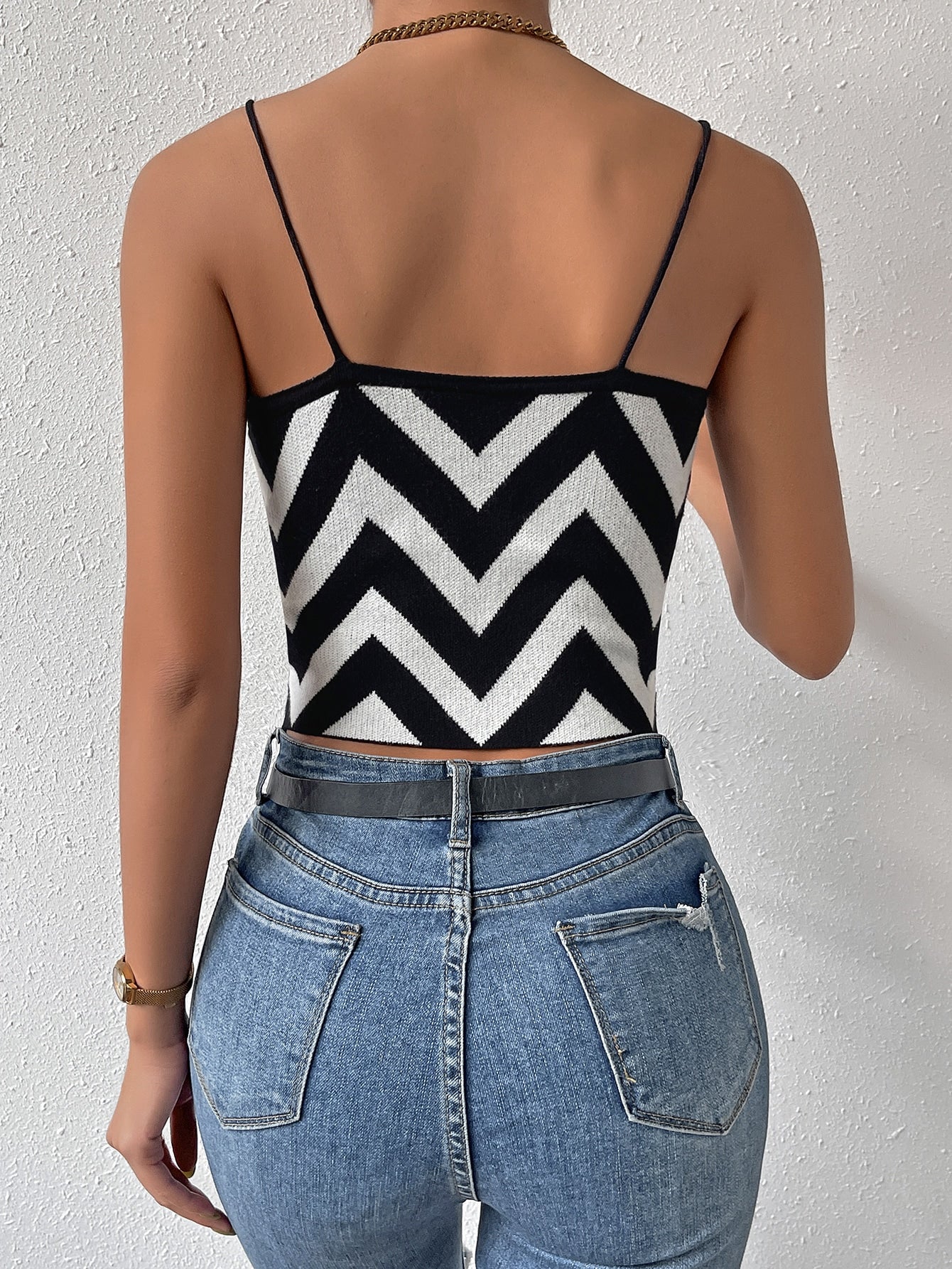  | SHEIN Priv̩ Chevron Pattern Cami Knit Top | Top | Shein | OneHub