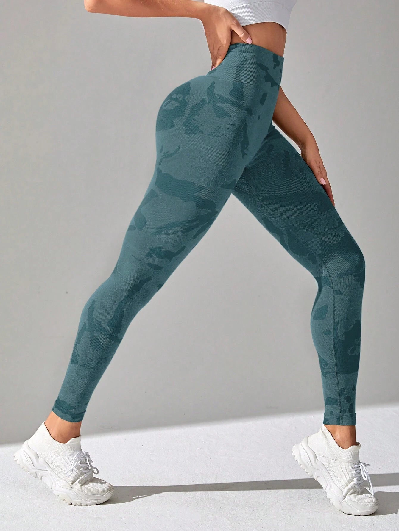  | SHEIN Sport Studio High Stretch Seamless Absorbs Sweat Quick-Drying Graphic Print Sports Leggings | Sports Leggings | Shein | OneHub