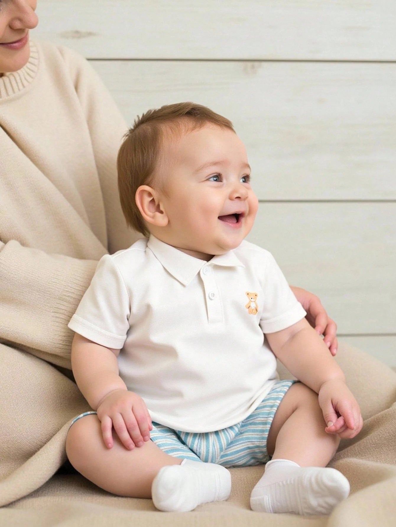 SHEIN Souflis Souflis Babyboy Casual Polo Collar Button Bear Pattern Top + Striped Stylish Shorts 2pcs Set + Striped Cap Accessory