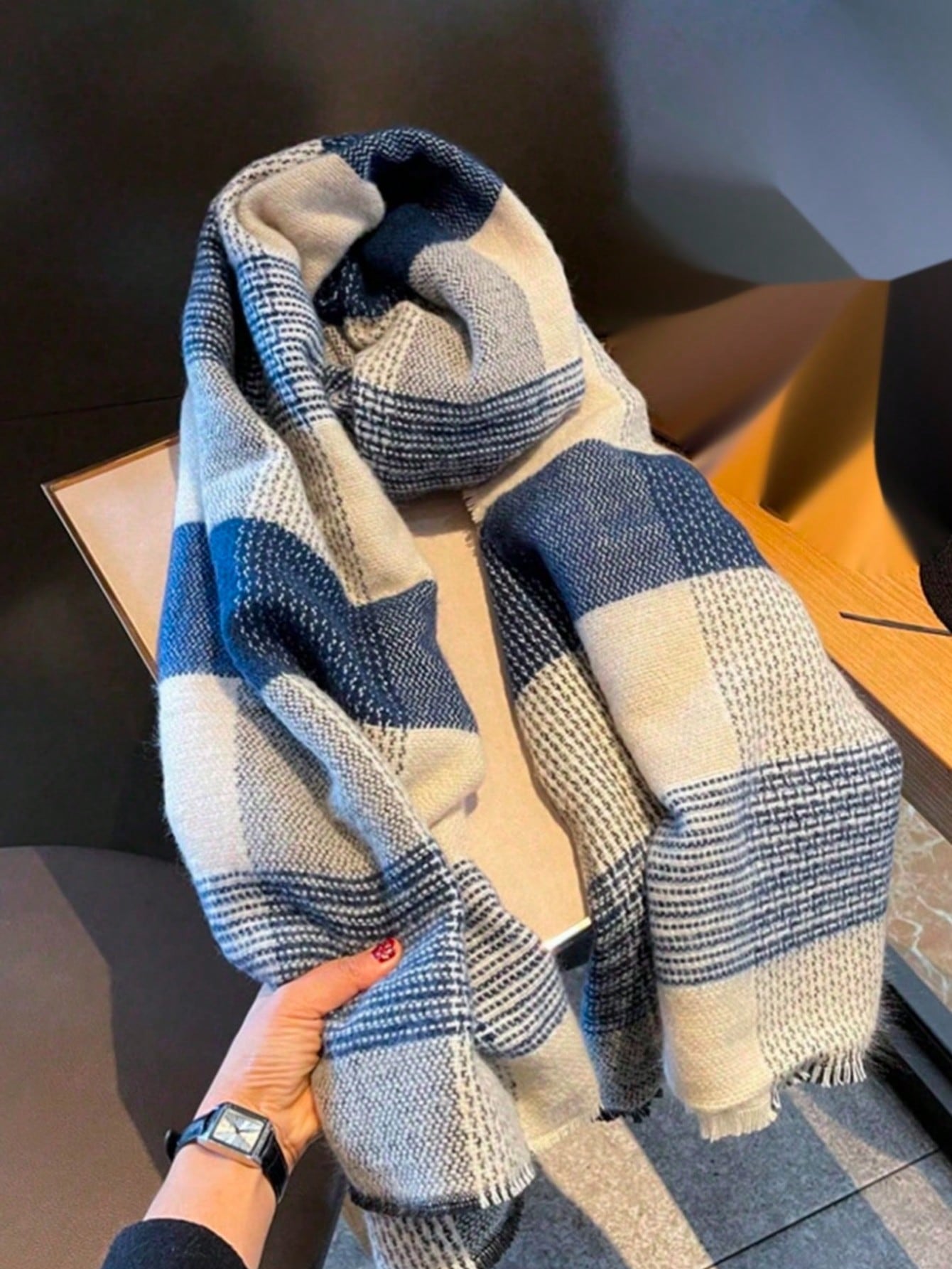 SHEIN Street 1pc Women's Winter Scarf, European And American Style White-Blue-Grey Plaid Scarf For Women, Thick Warm Student Neck Wrap, Soft And Comfy Blanket Scarf, For Keep Warm Outdoors In Winter
